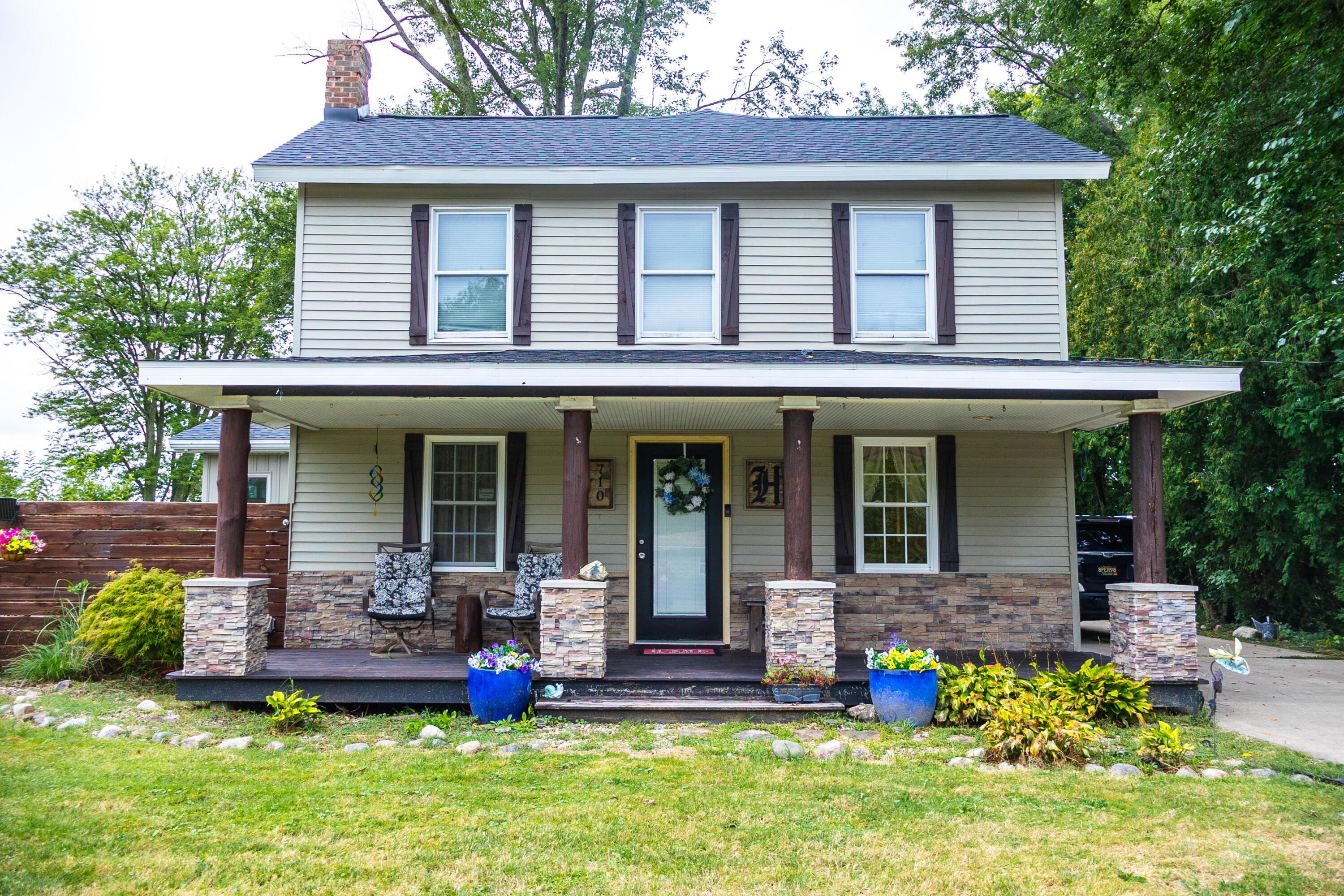710 S Elm Street — photo