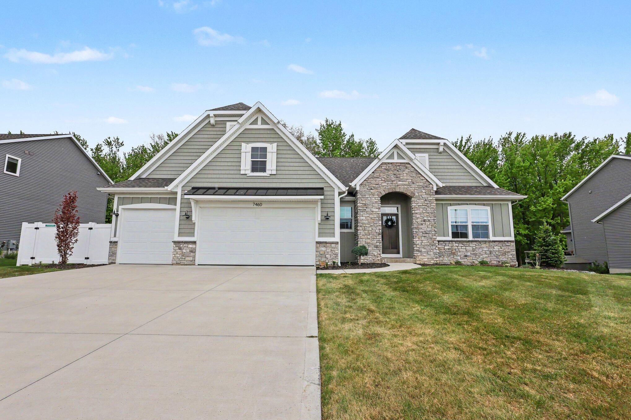 7460 Thistle Street — photo