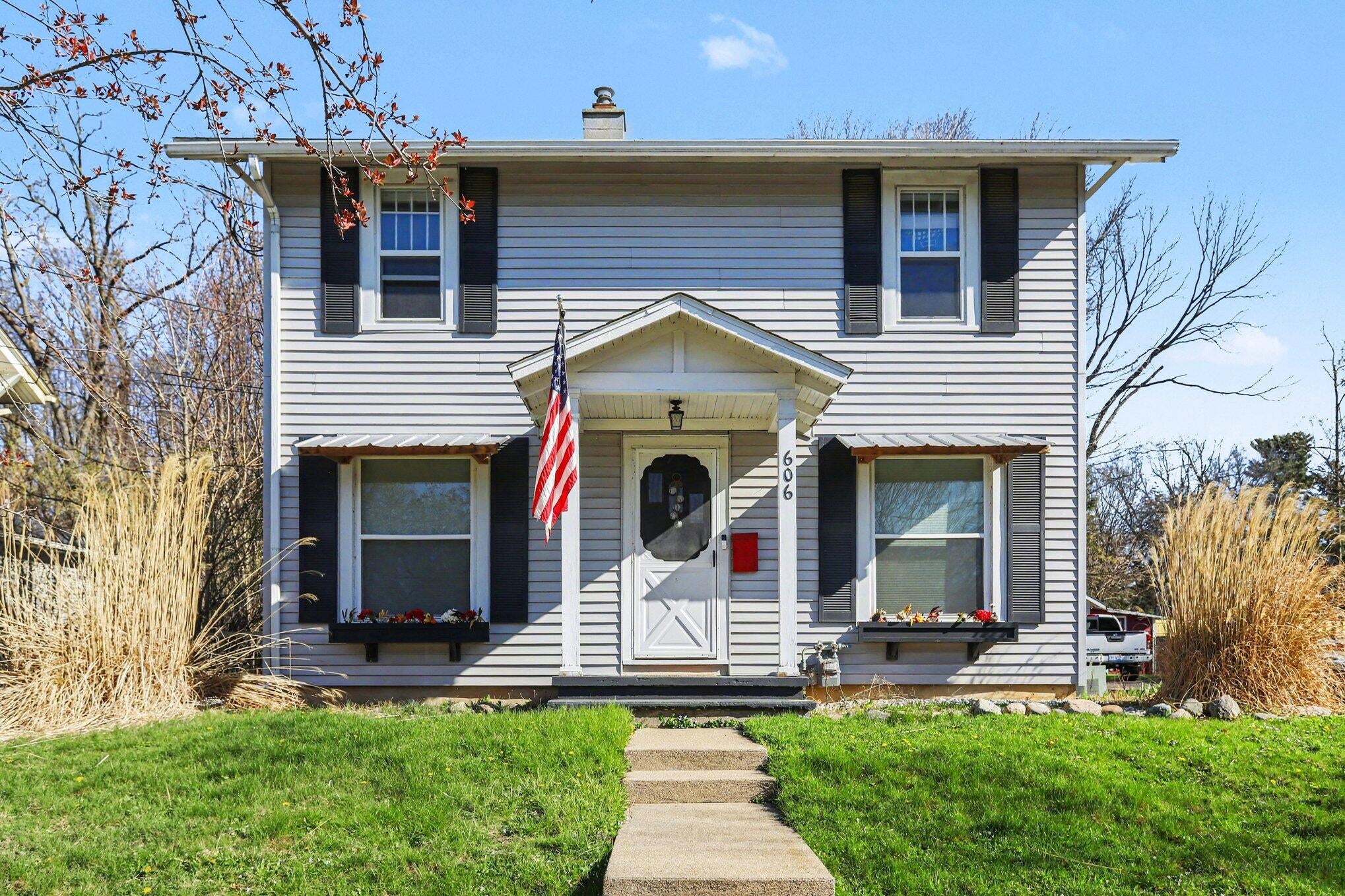 606 Birch Street — photo