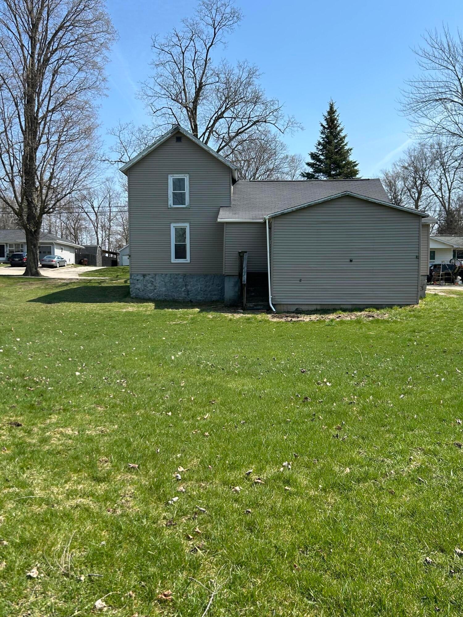 714 N Maple Grove Avenue — photo