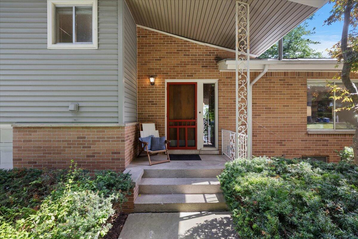 2511 Londonderry Road — photo