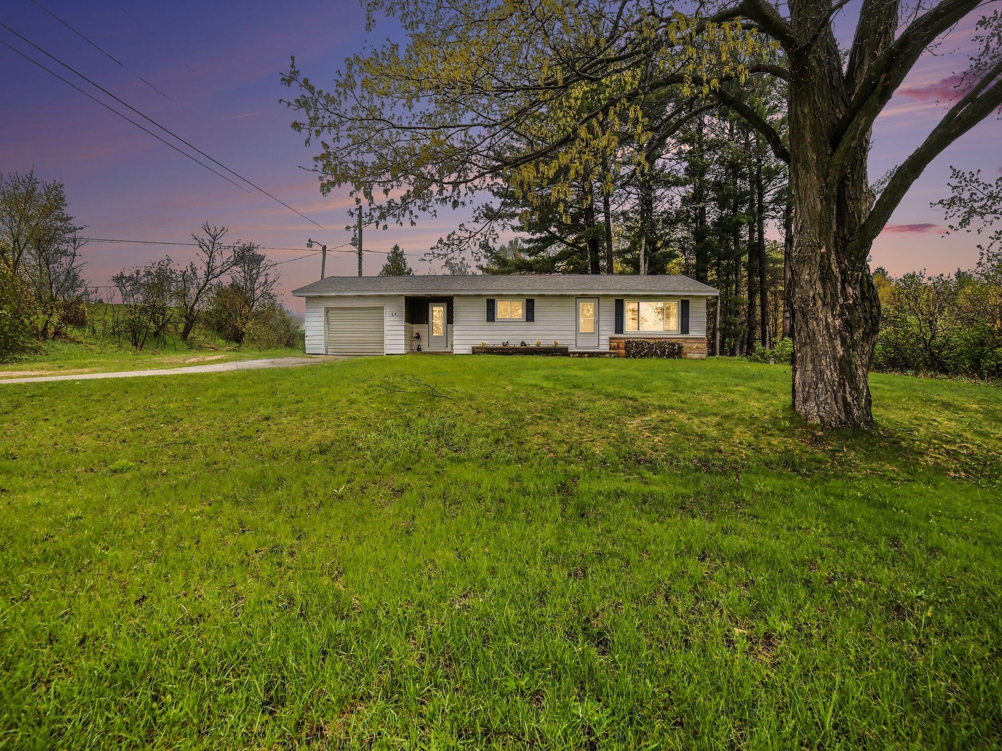 24 E Polk Road — photo