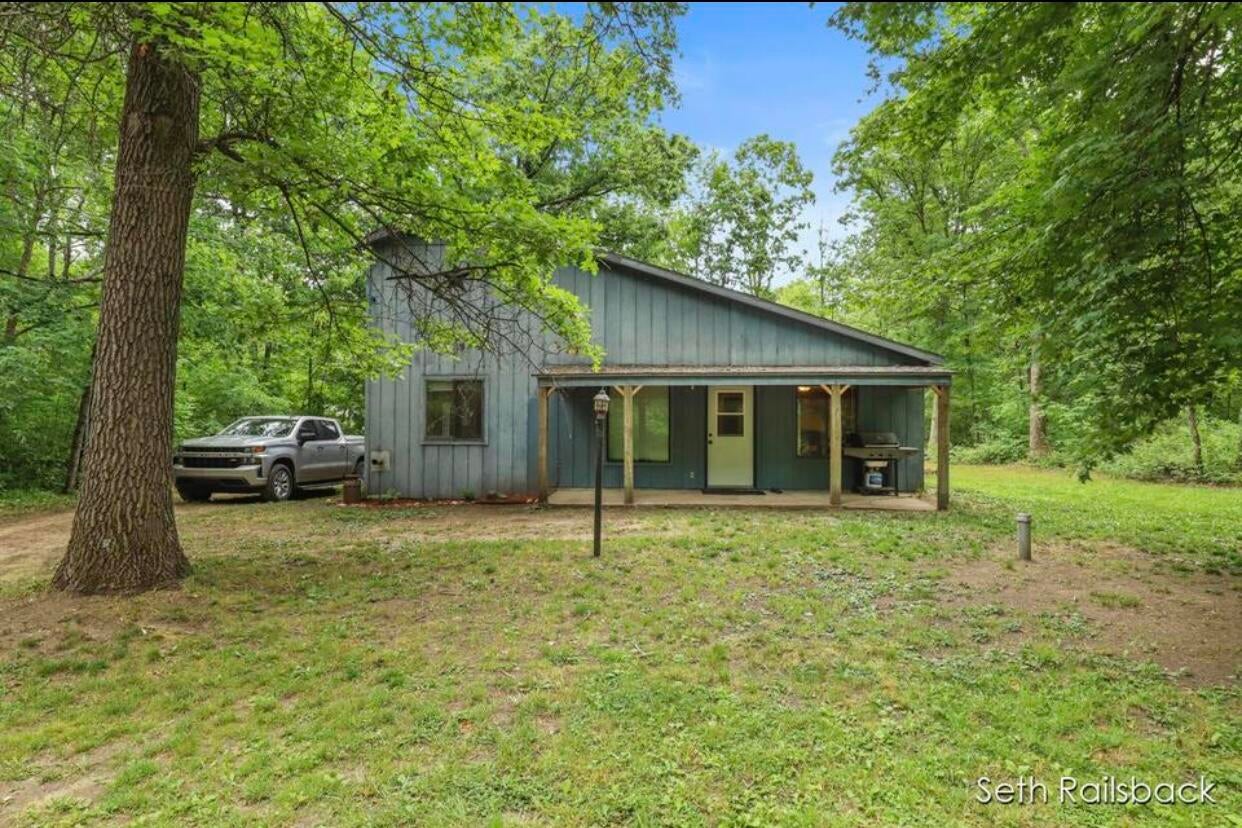 8744 Mackinaw Trail Drive — photo