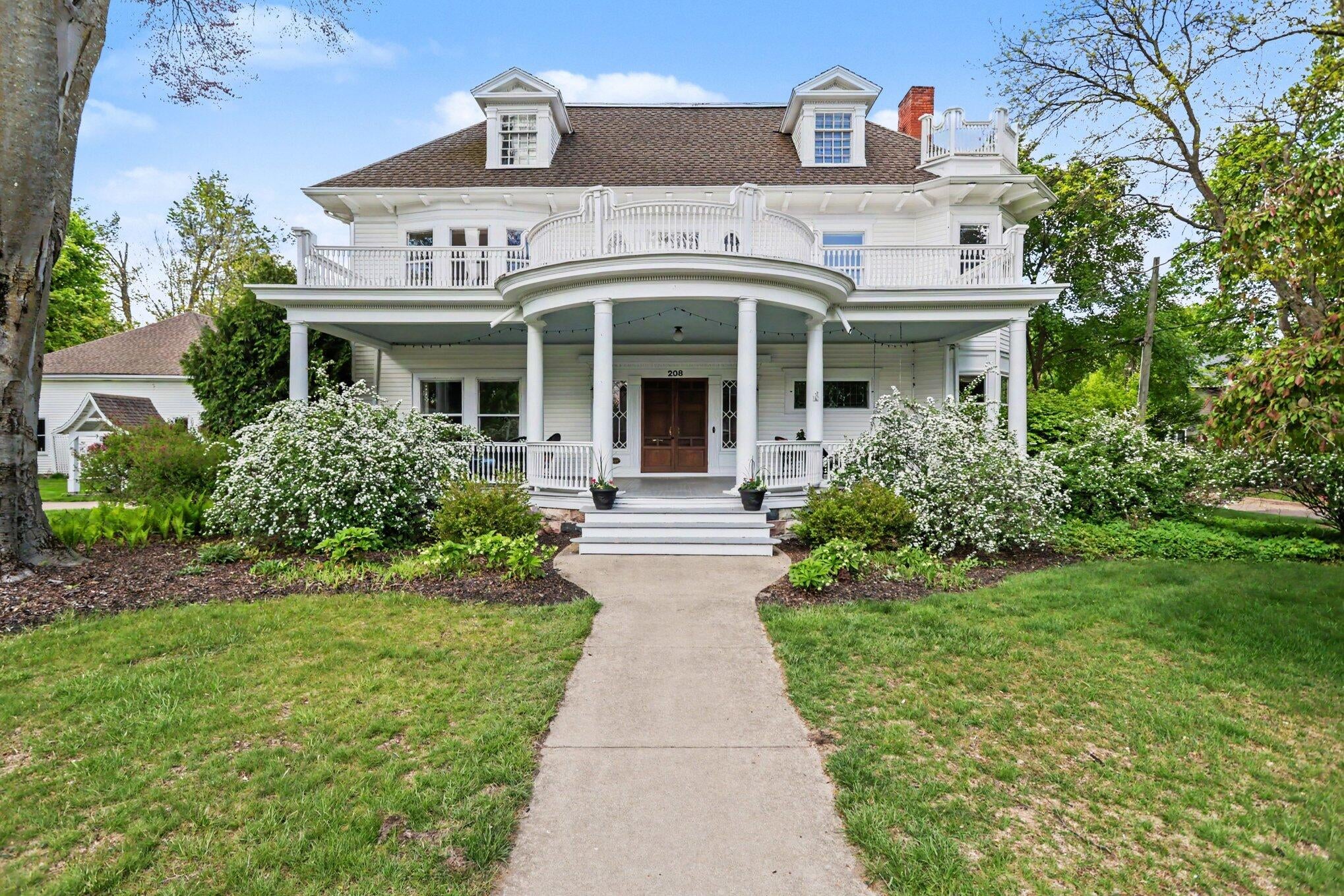 208 W Prospect Street — photo
