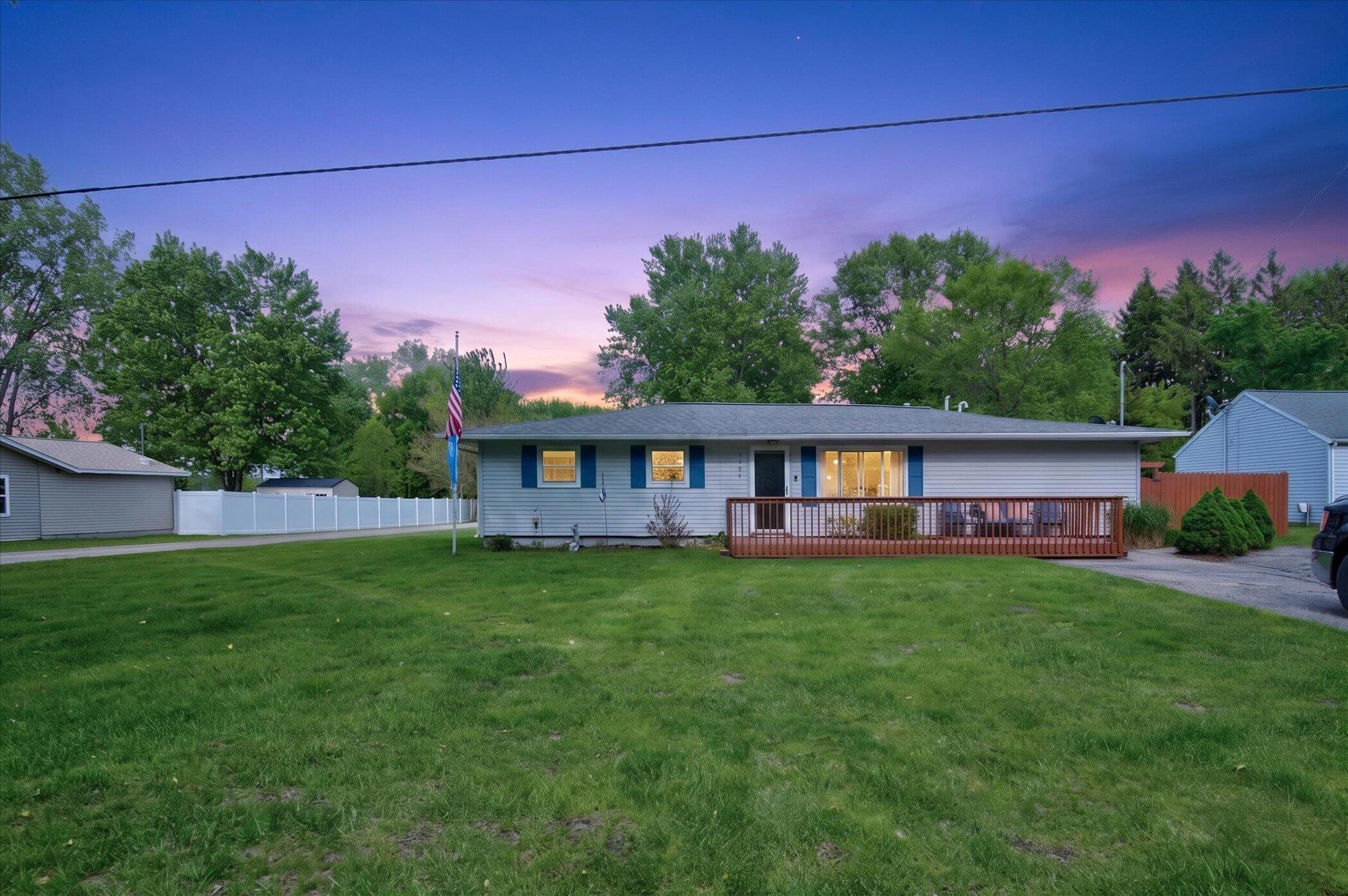 9489 Hyde Road — photo