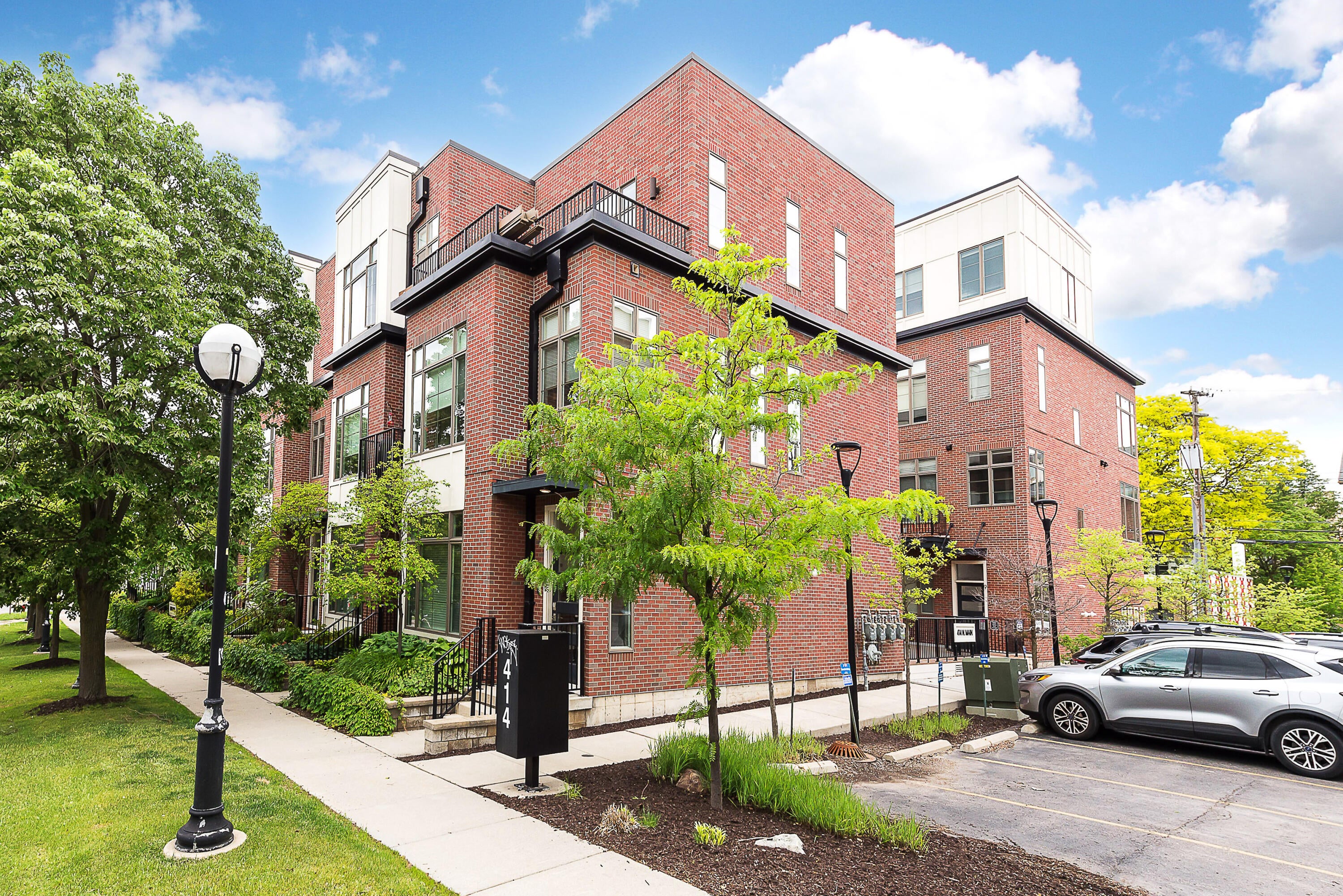 414 N Main Street — photo