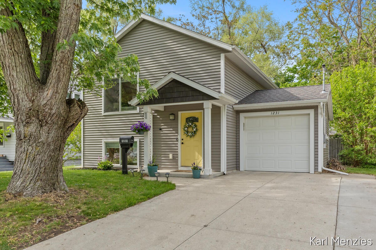 1231 Bradford Street NE — photo