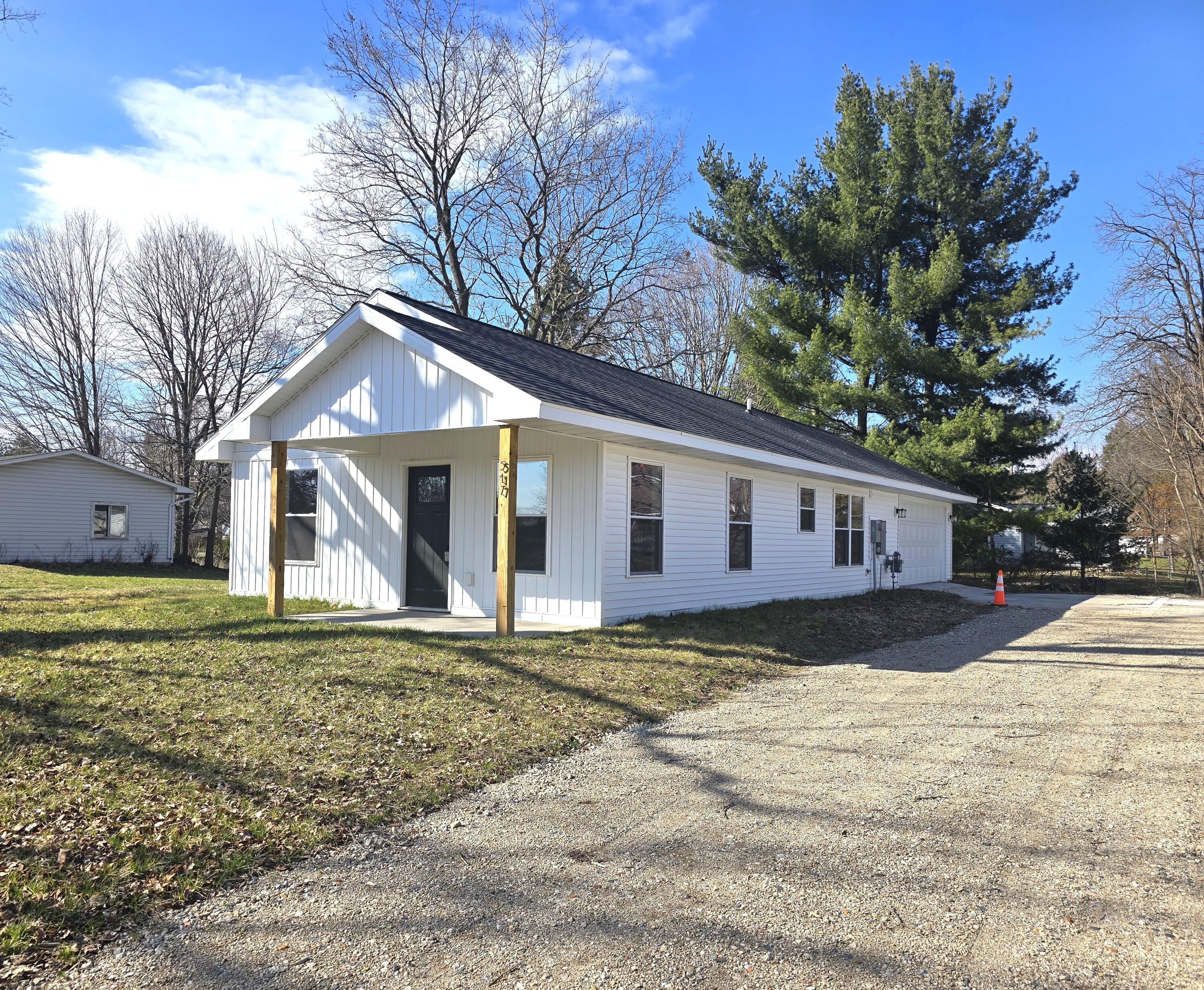 517 E State Road — photo