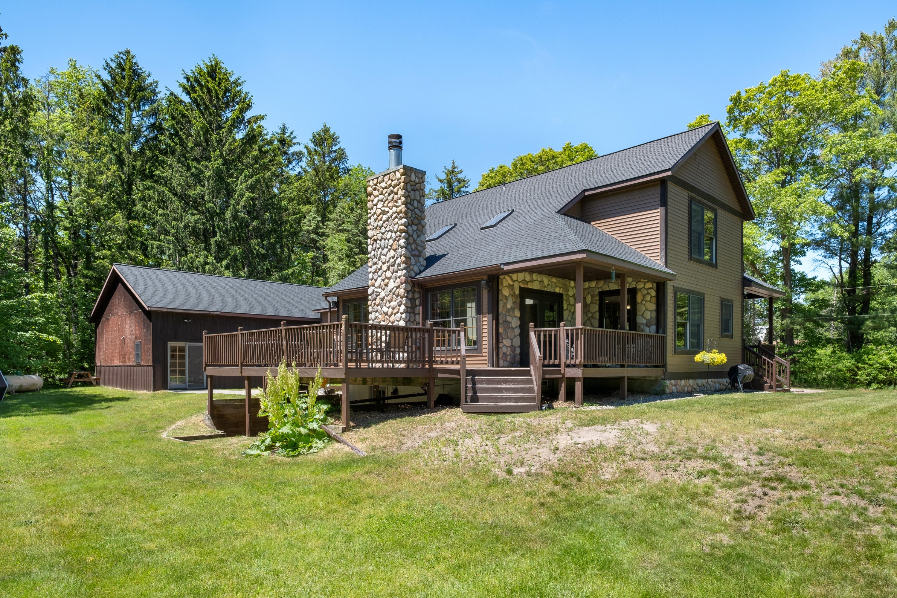 13324 Hickory Road — photo