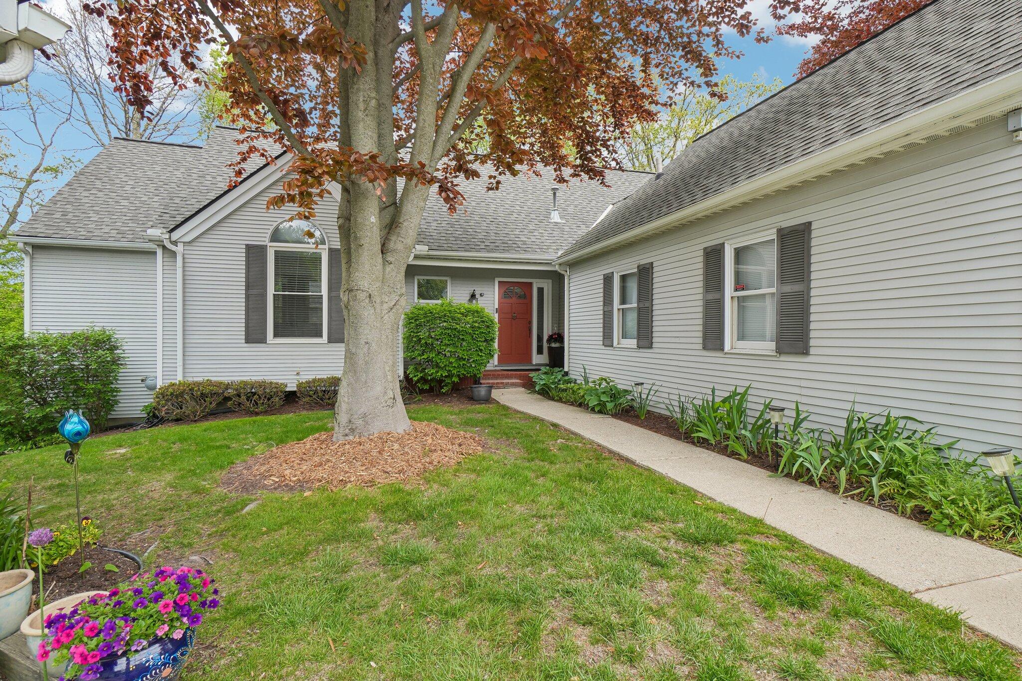 558 Heritage Drive — photo