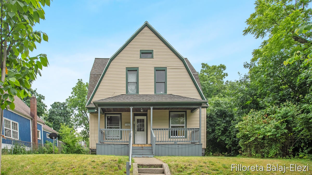 714 Adams Street SE — photo