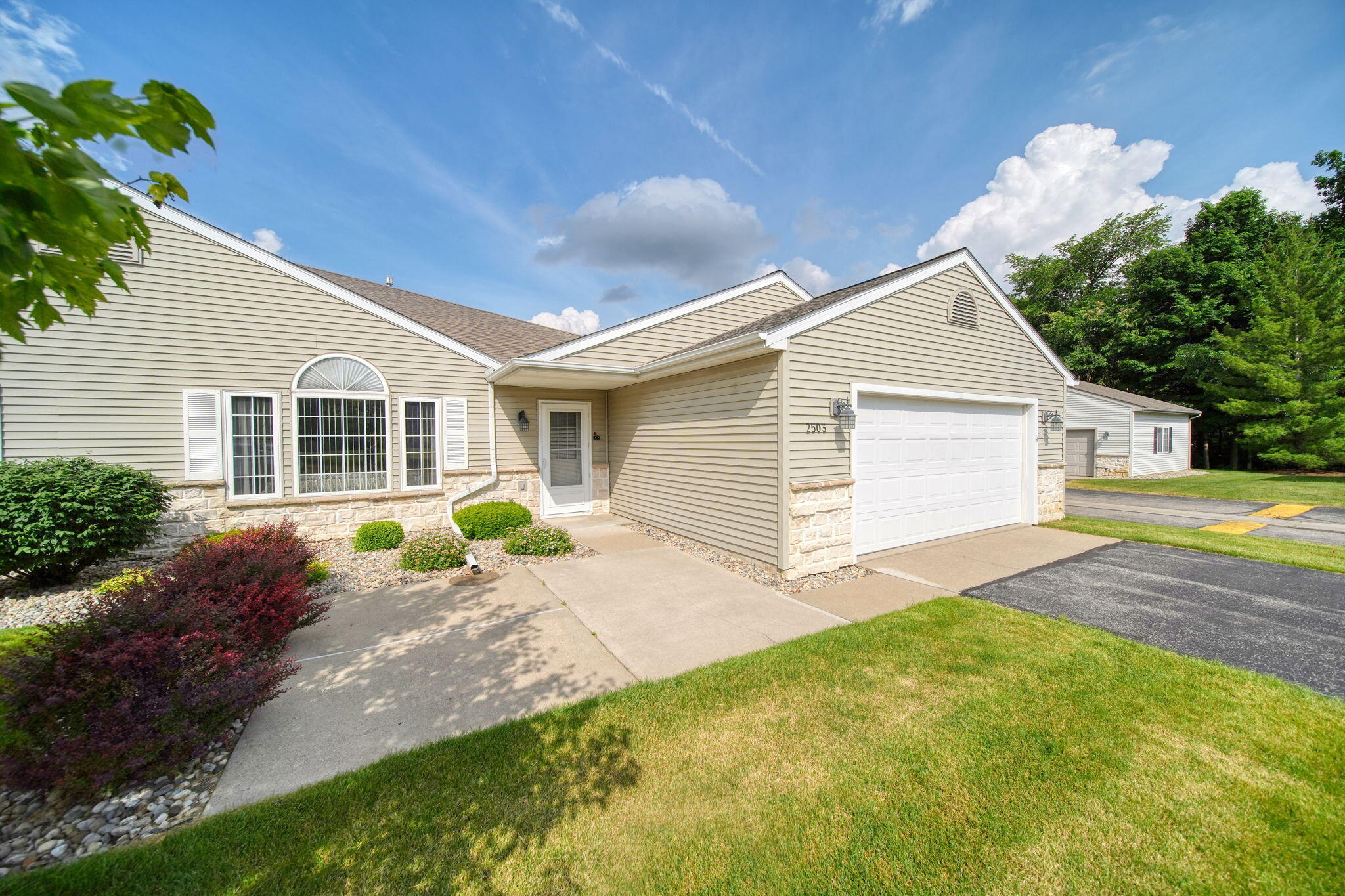 2503 Lakewood Drive — photo