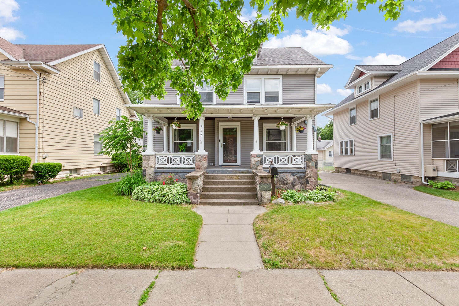 607 Harwood Street — photo