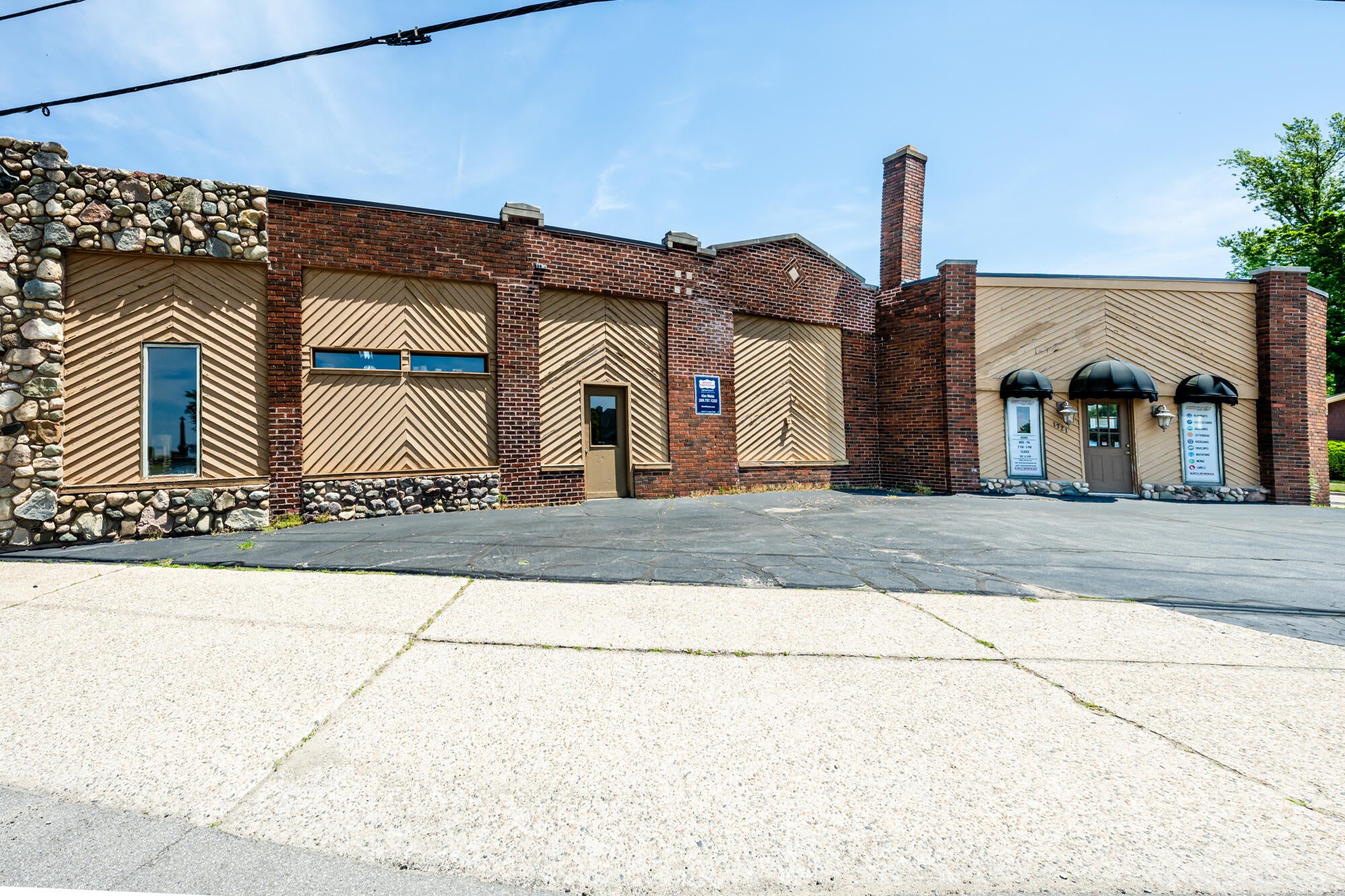 1719 Lakeshore Drive — photo