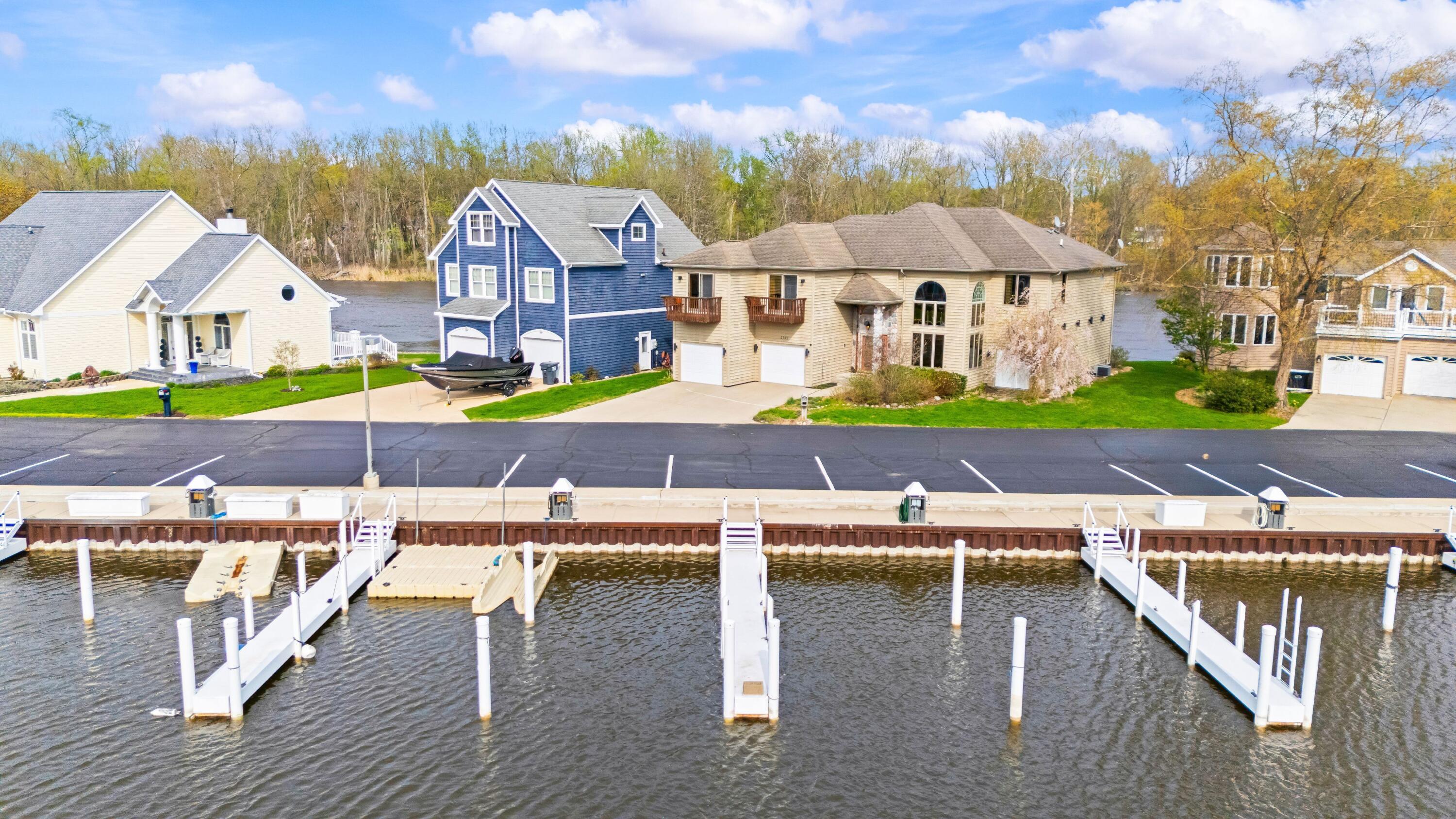 2349 Riverside Pointe Drive, St. Joseph, MI 49085 — photo 3