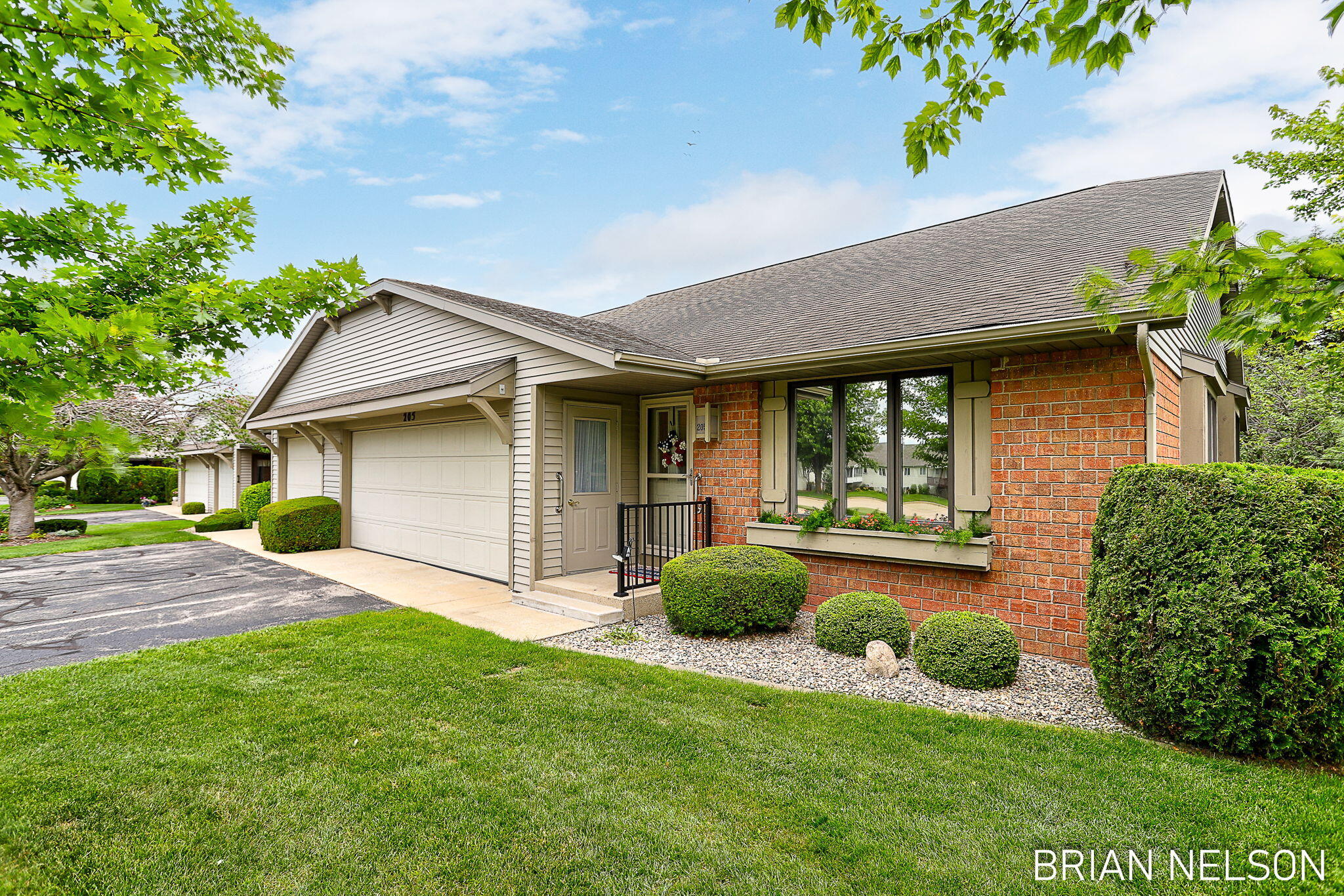 205 Parkside Drive — photo