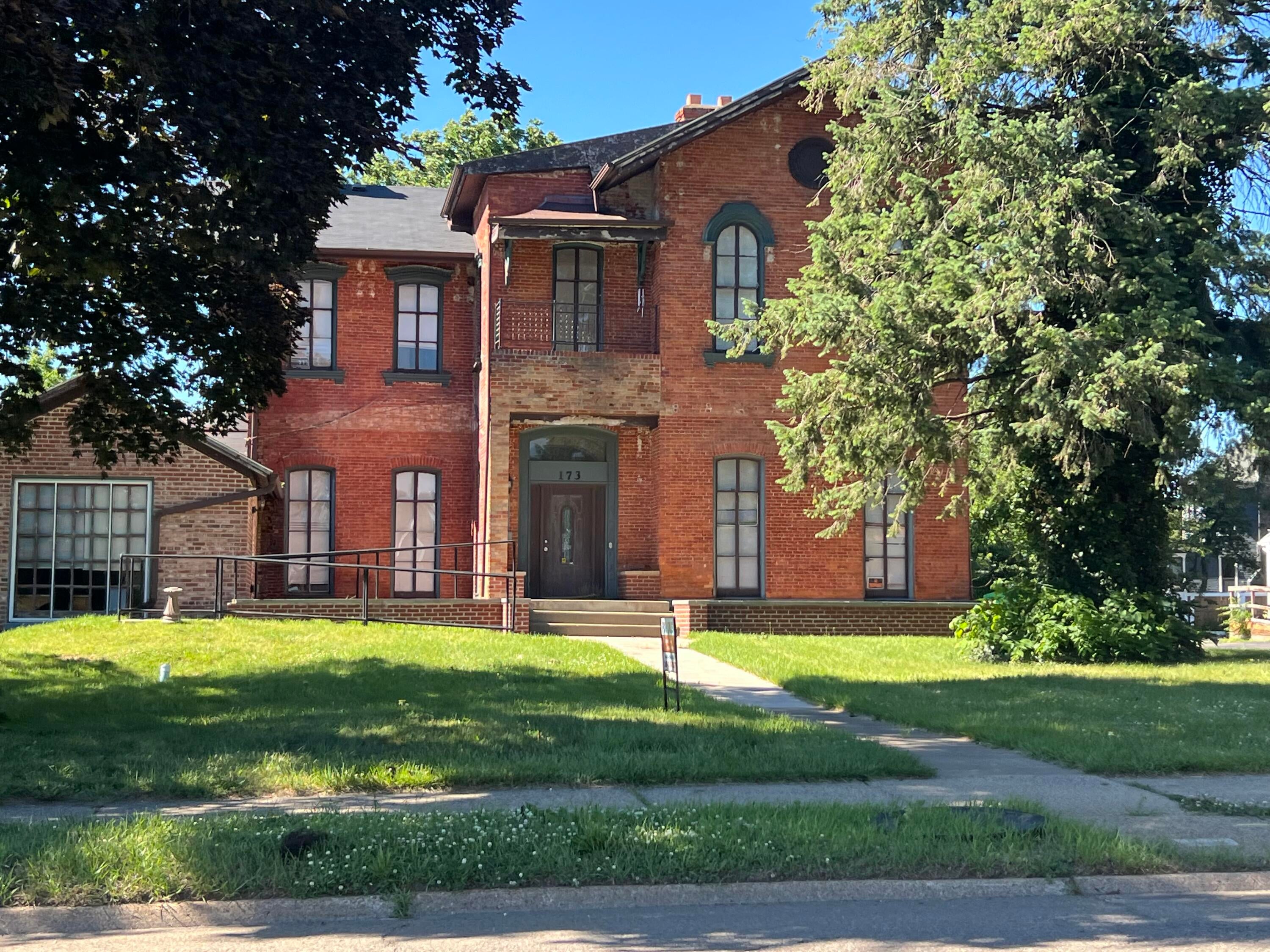 173 Capital Avenue NE — photo
