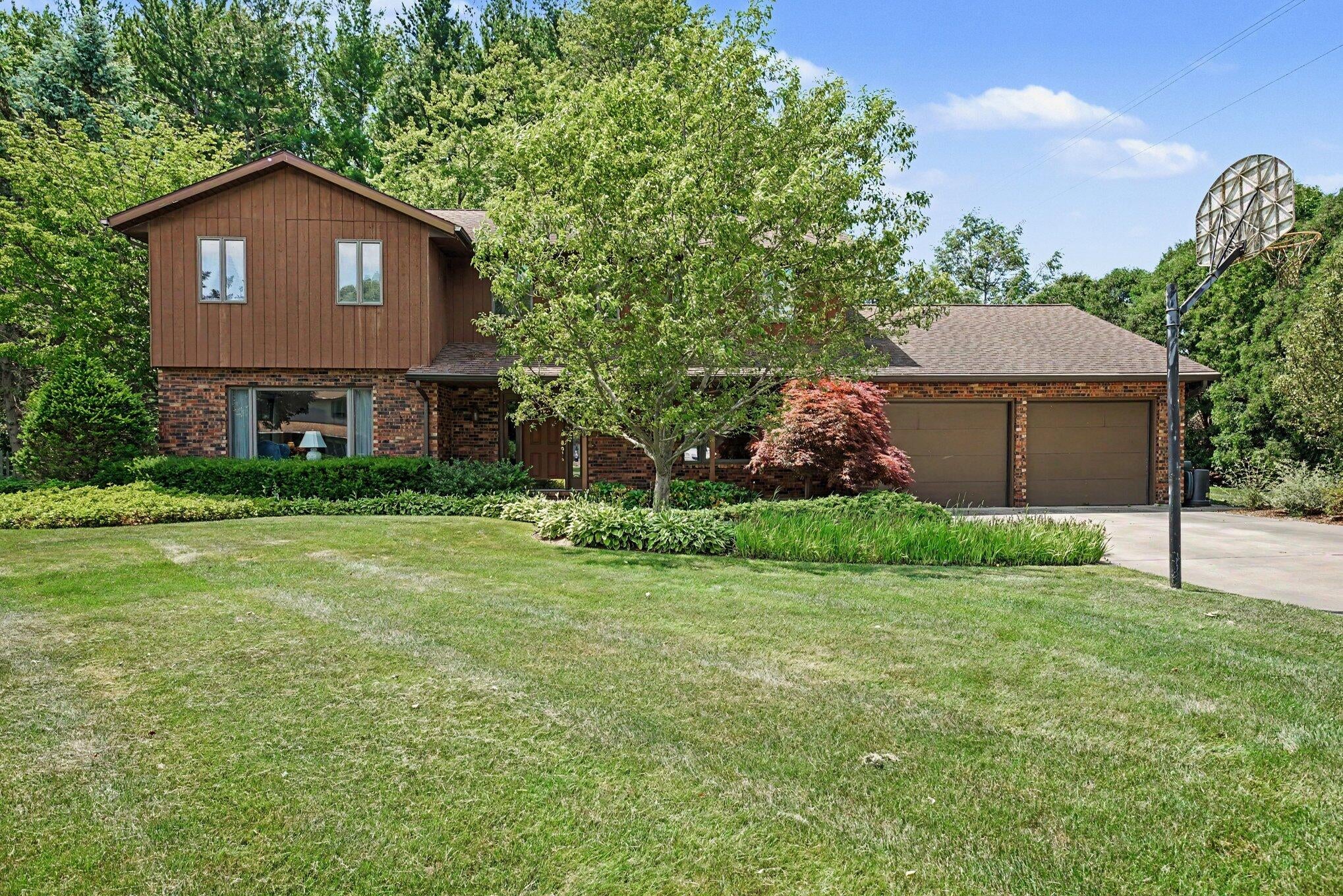 2616 Oakbrook Drive — photo