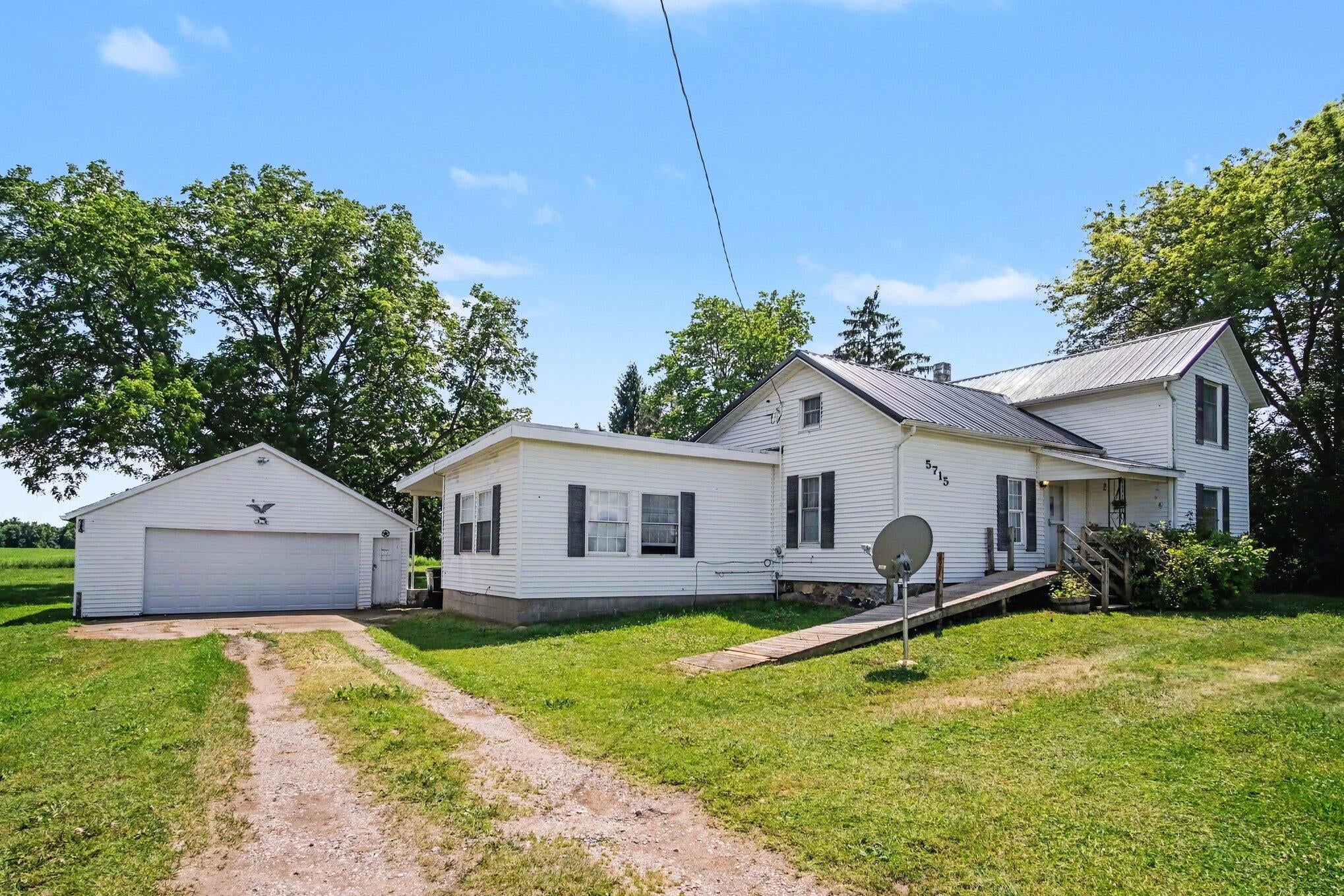 5715 Potters Road — photo