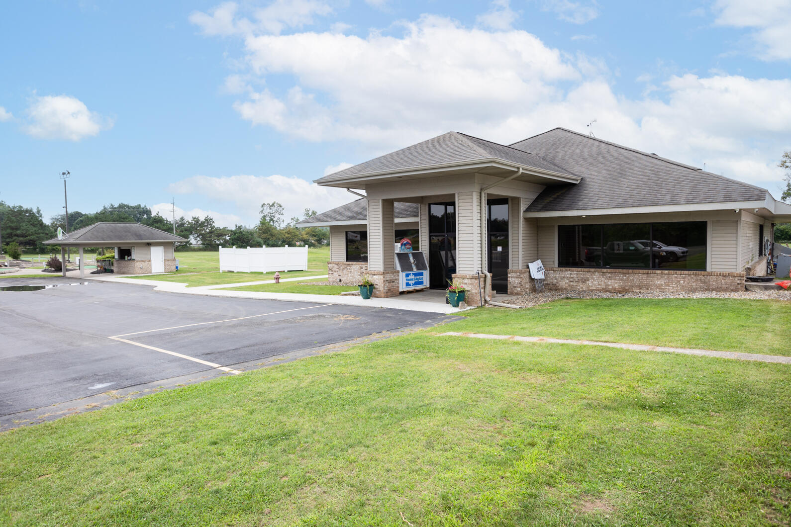 3600 Wayland Drive — photo