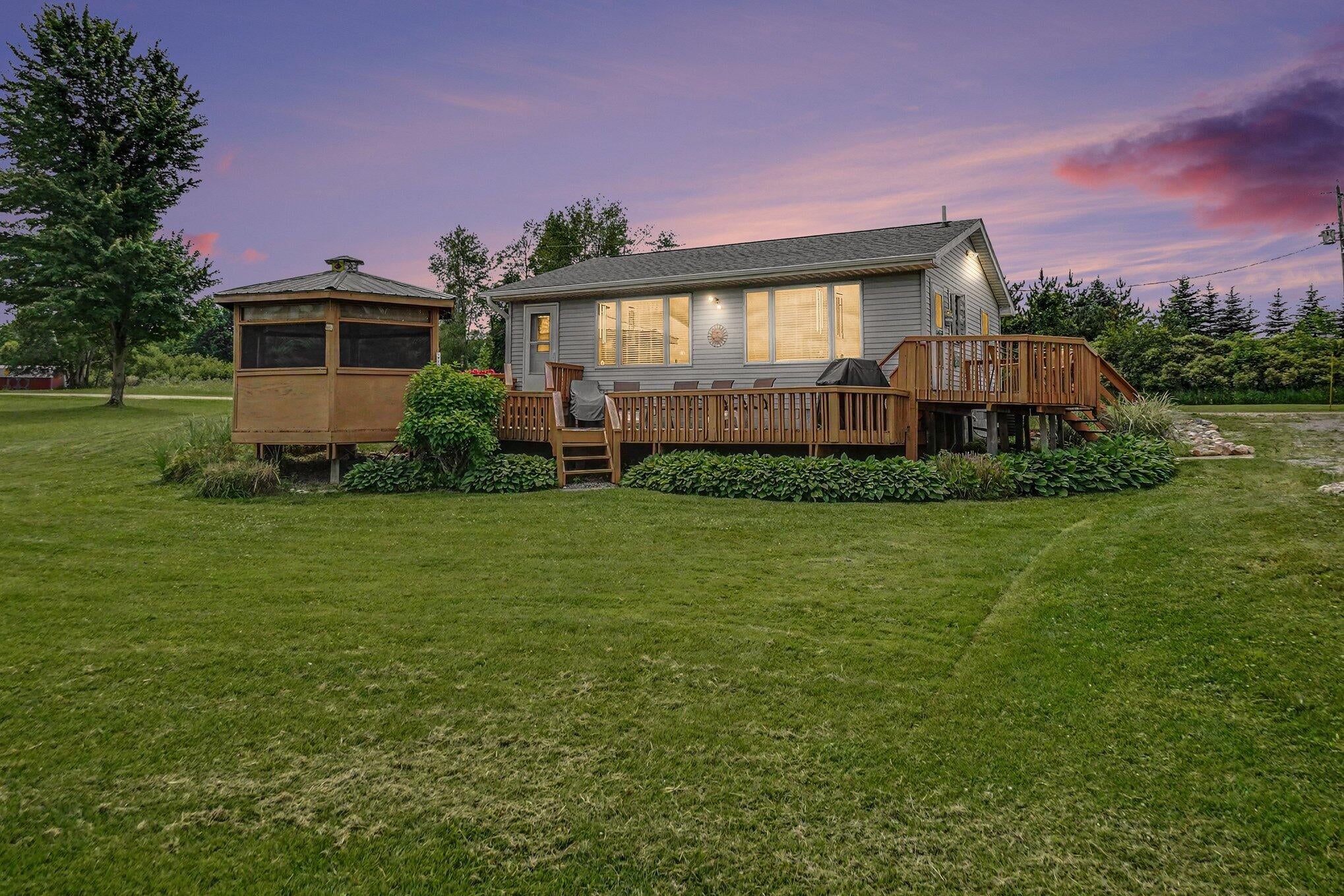 3452 W Lake Drive — photo