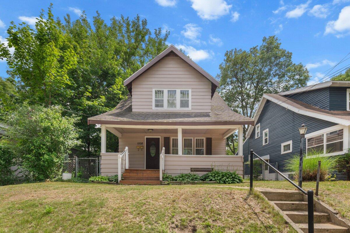 1008 Hazen Street SE — photo