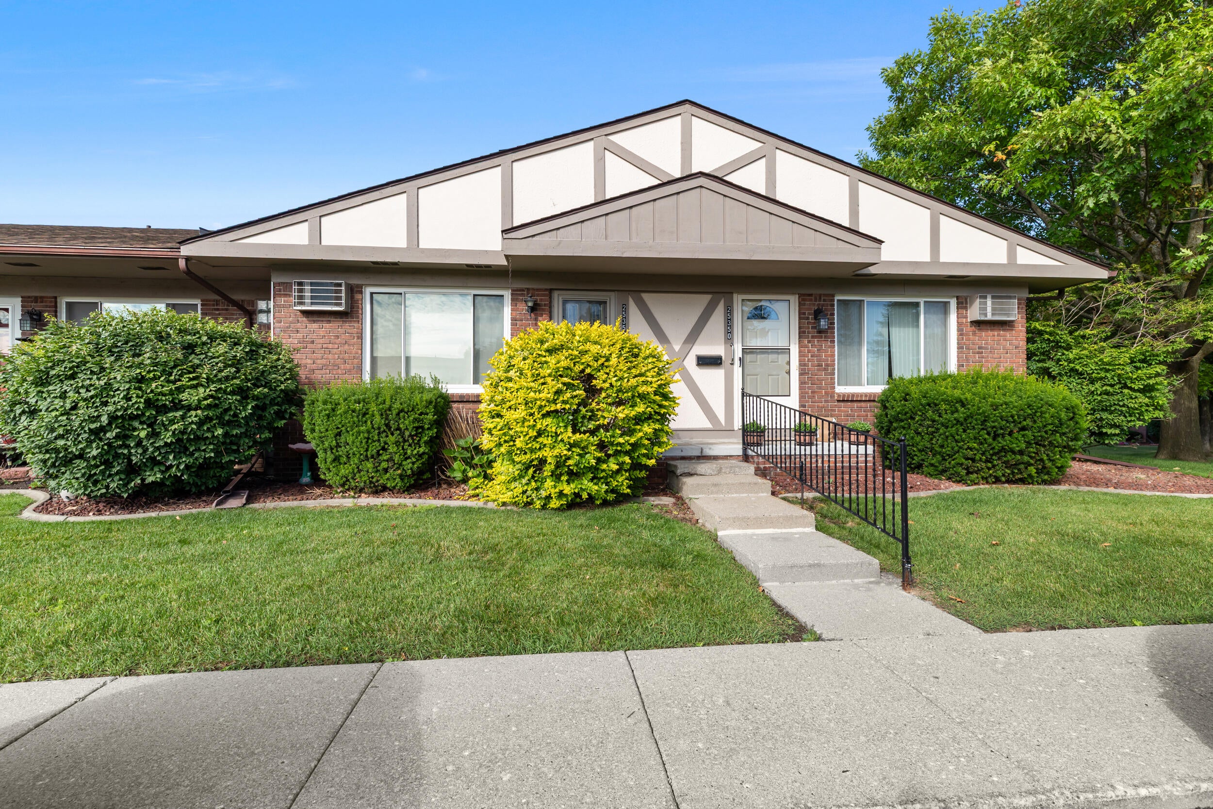 25352 Potomac Drive — photo