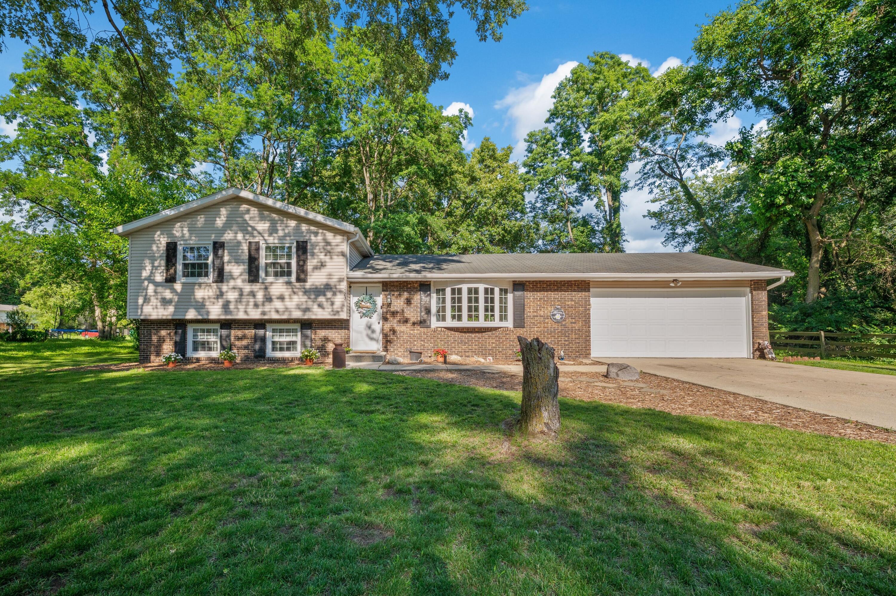 1523 Balmoral Lane — photo