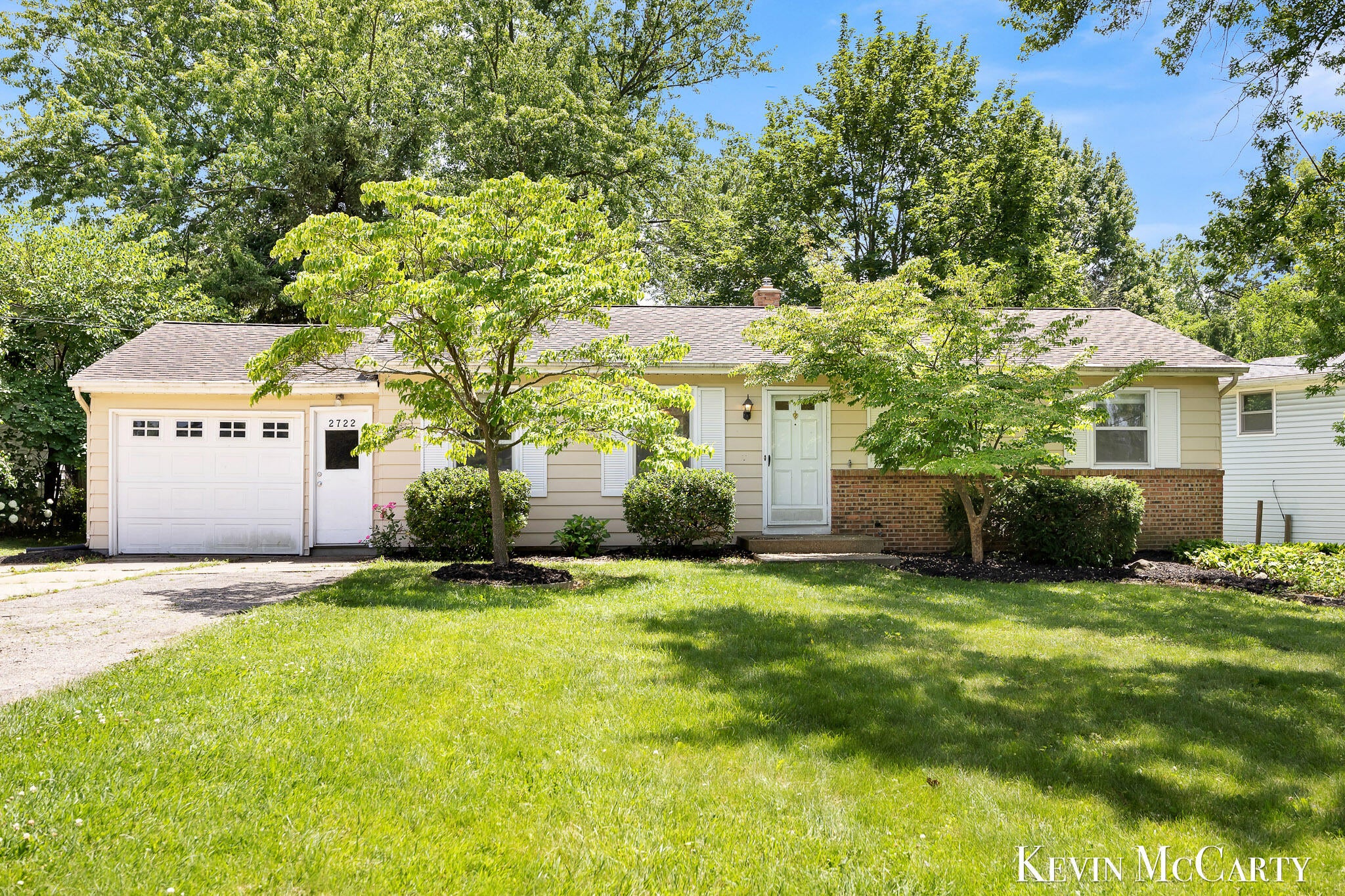 2722 Vassar Drive SE — photo