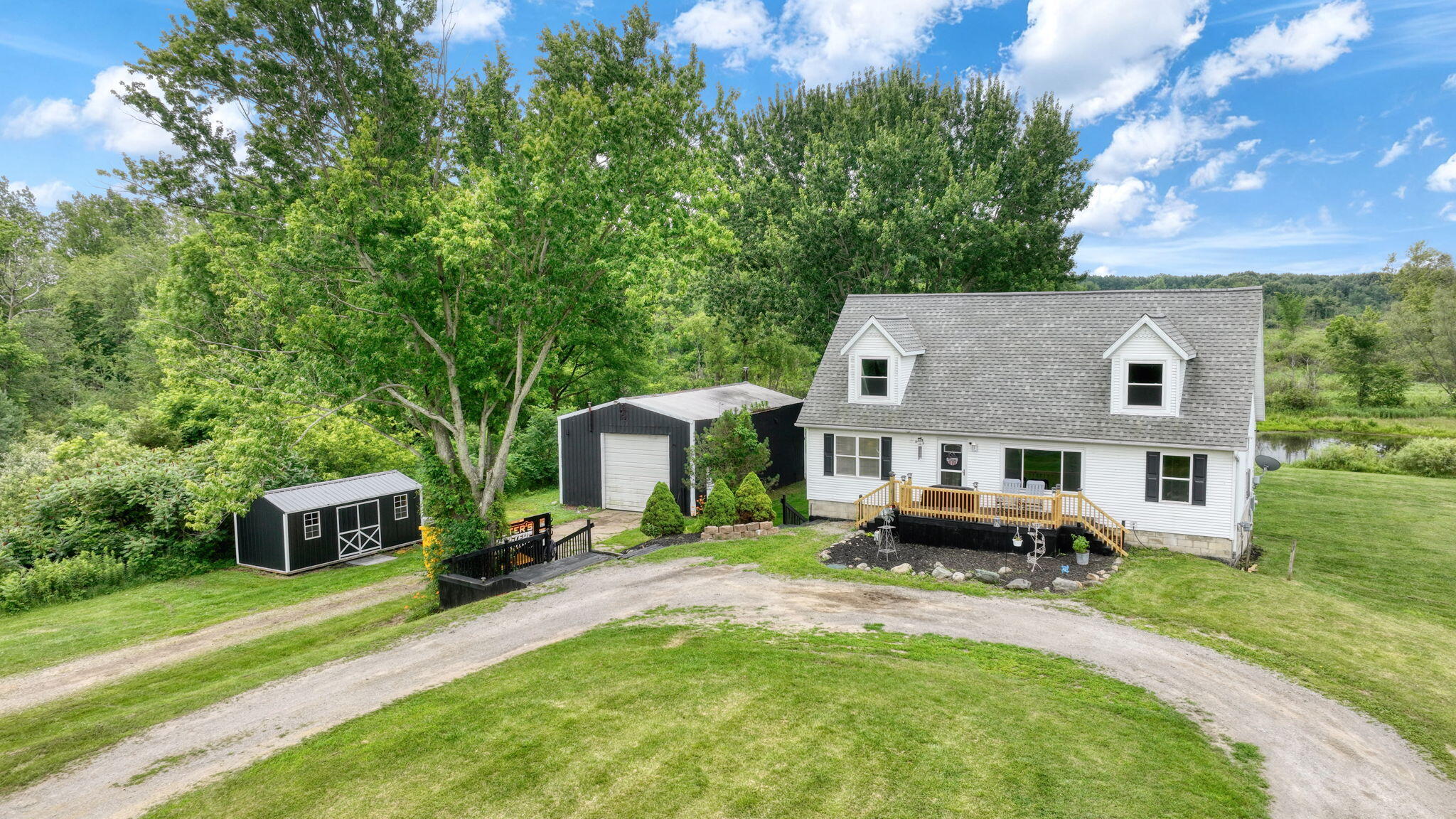 6463 Maple Lane Road — photo