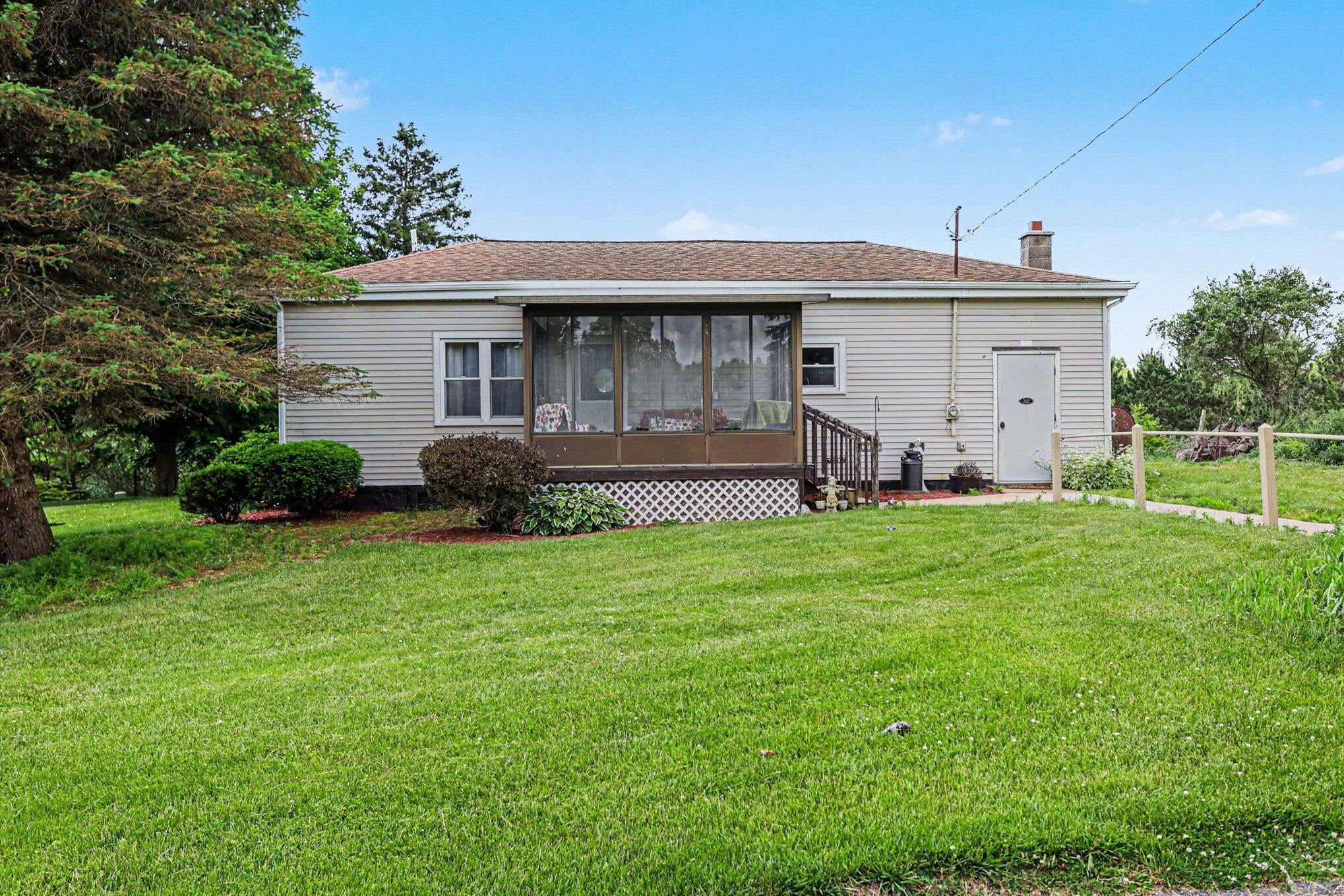 19647 L Drive N — photo