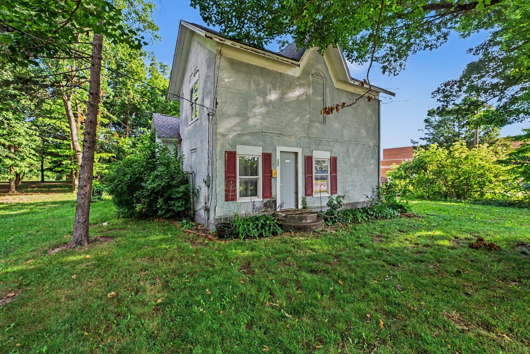 442 Saint Joseph Street — photo