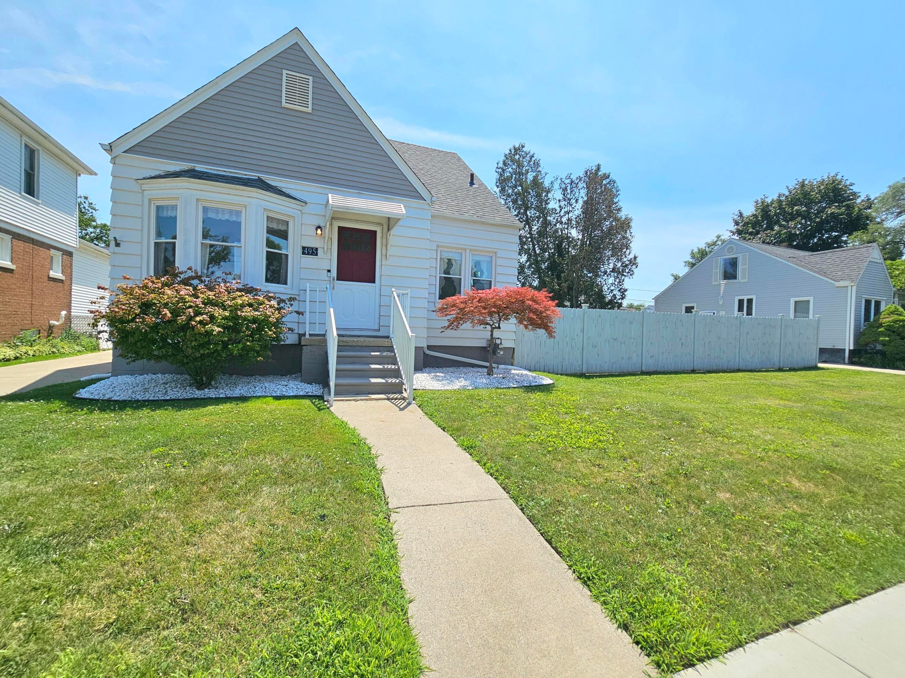495 North Drive — photo