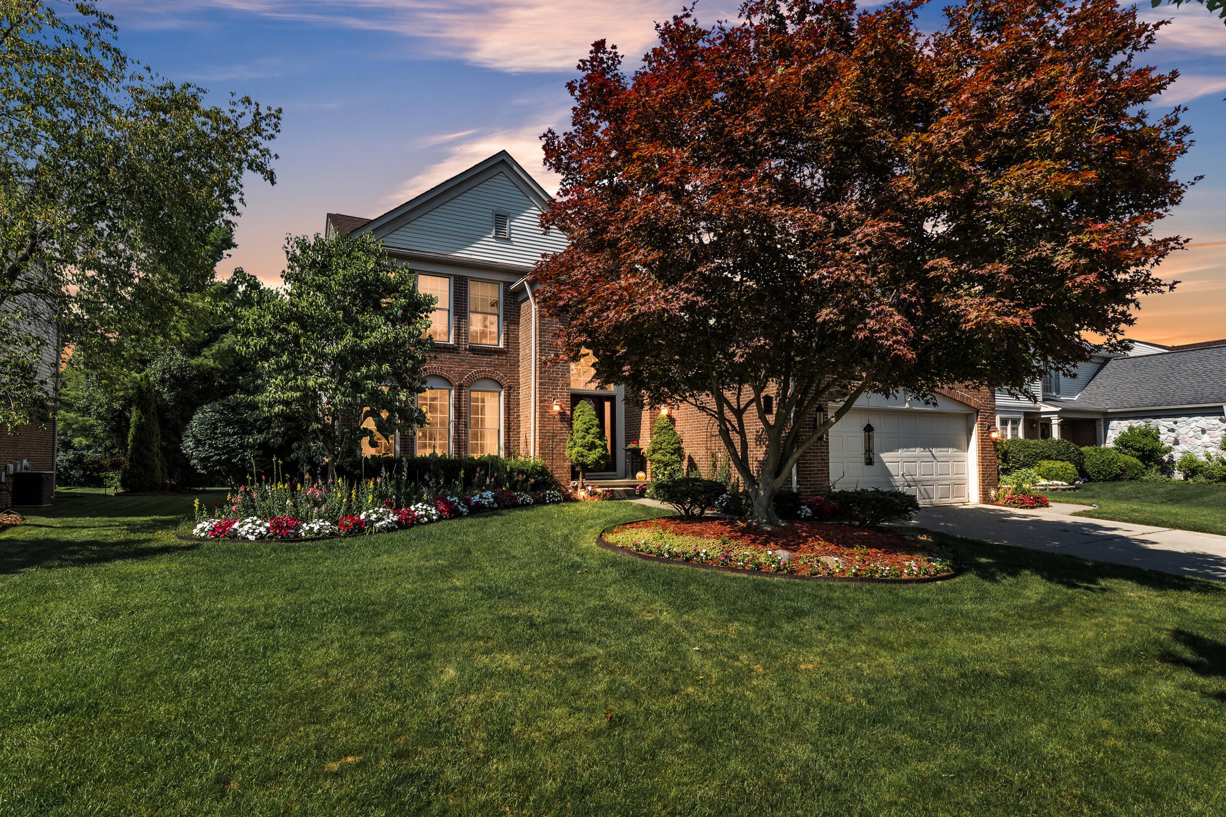 44899 Weymouth Drive — photo