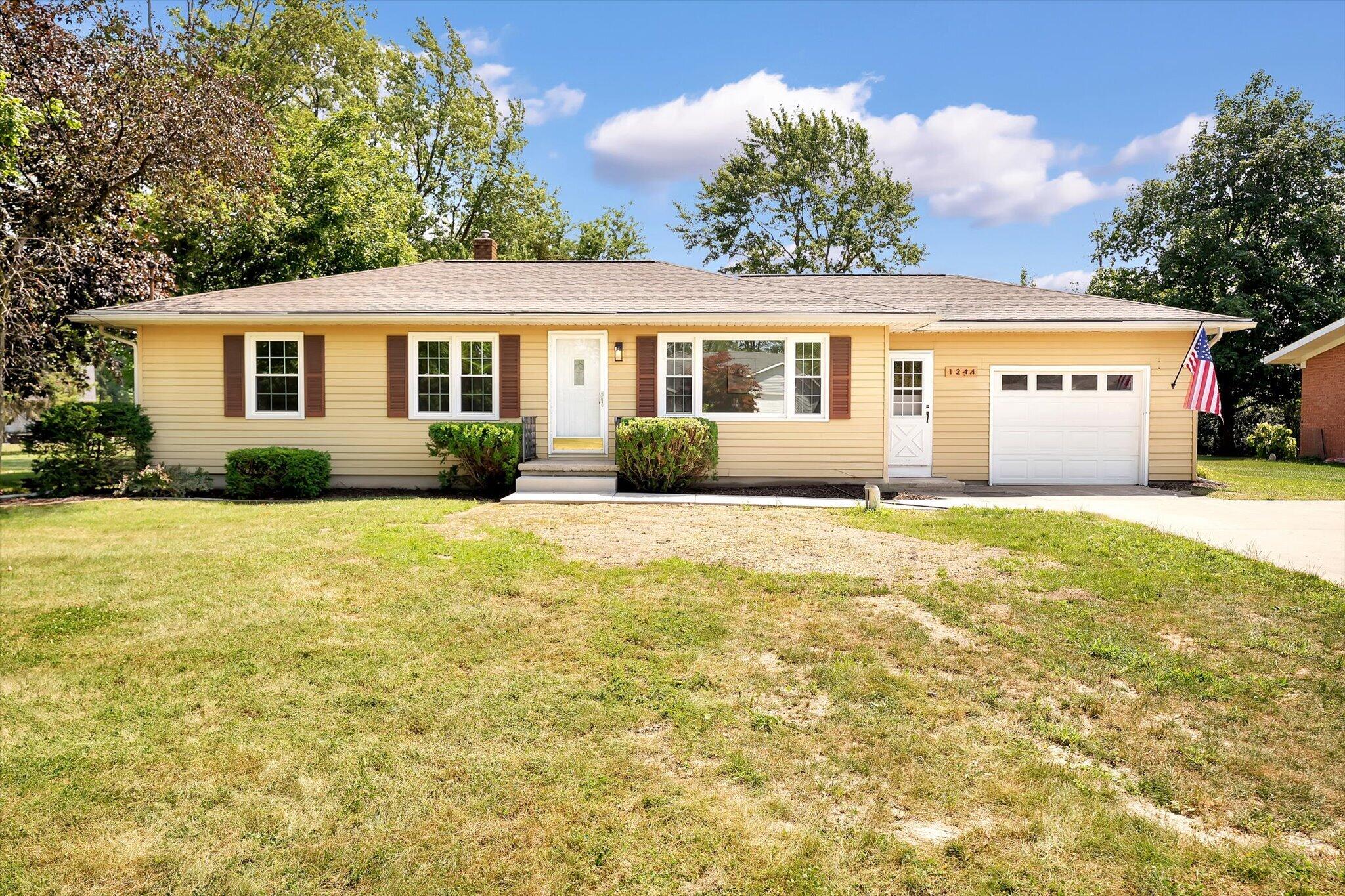 1244 Hillcrest Drive — photo