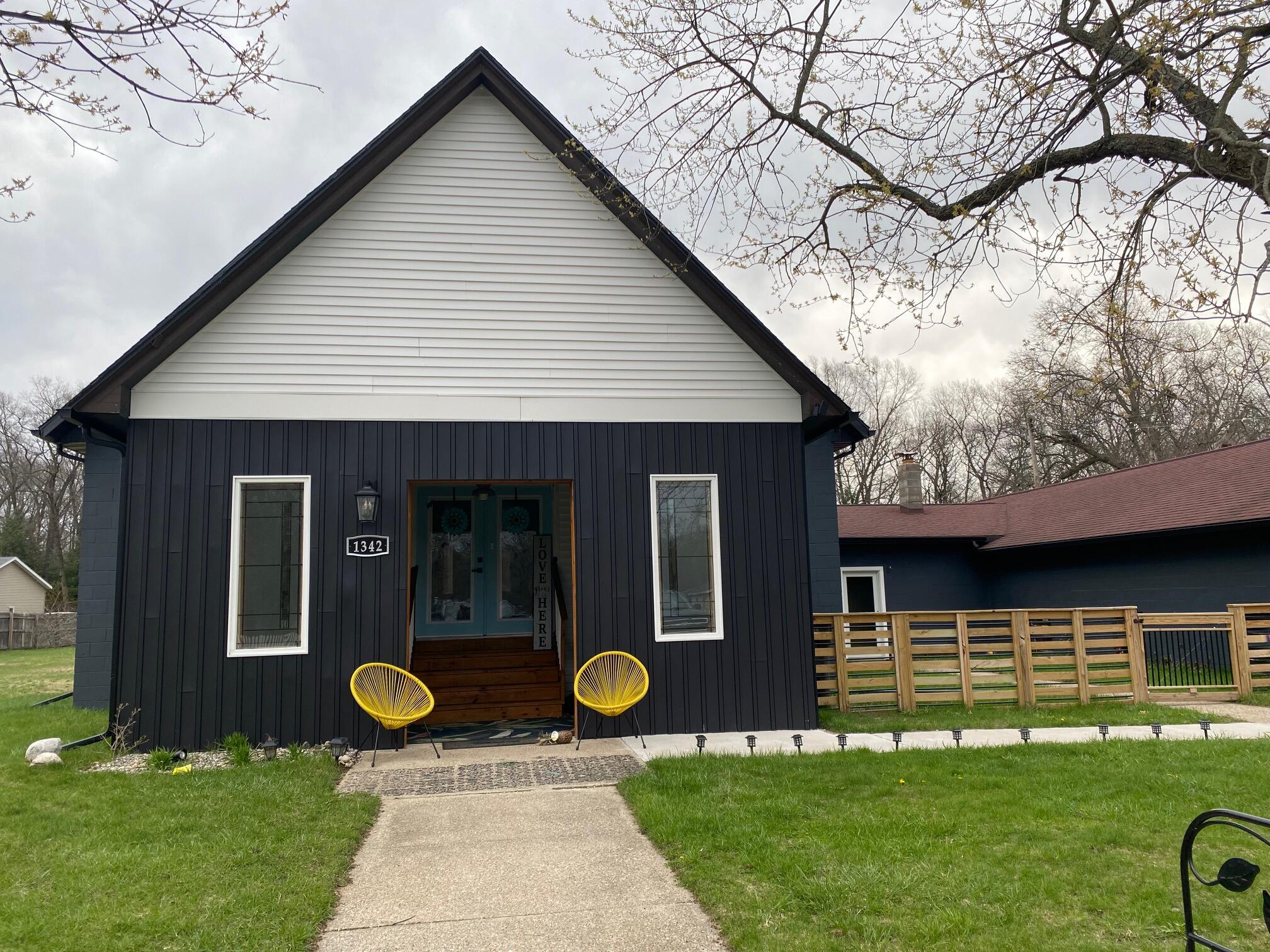 1342 S Parkway Street — photo