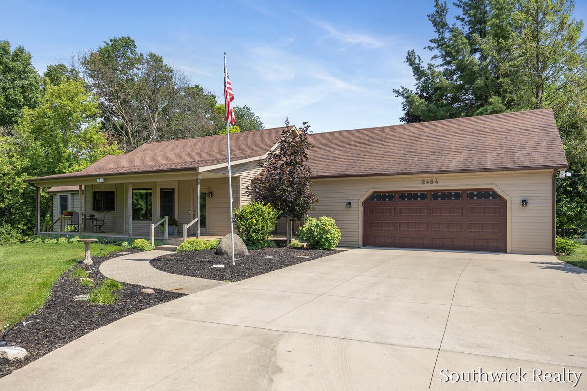 2484 Shadow Lake Court NE — photo