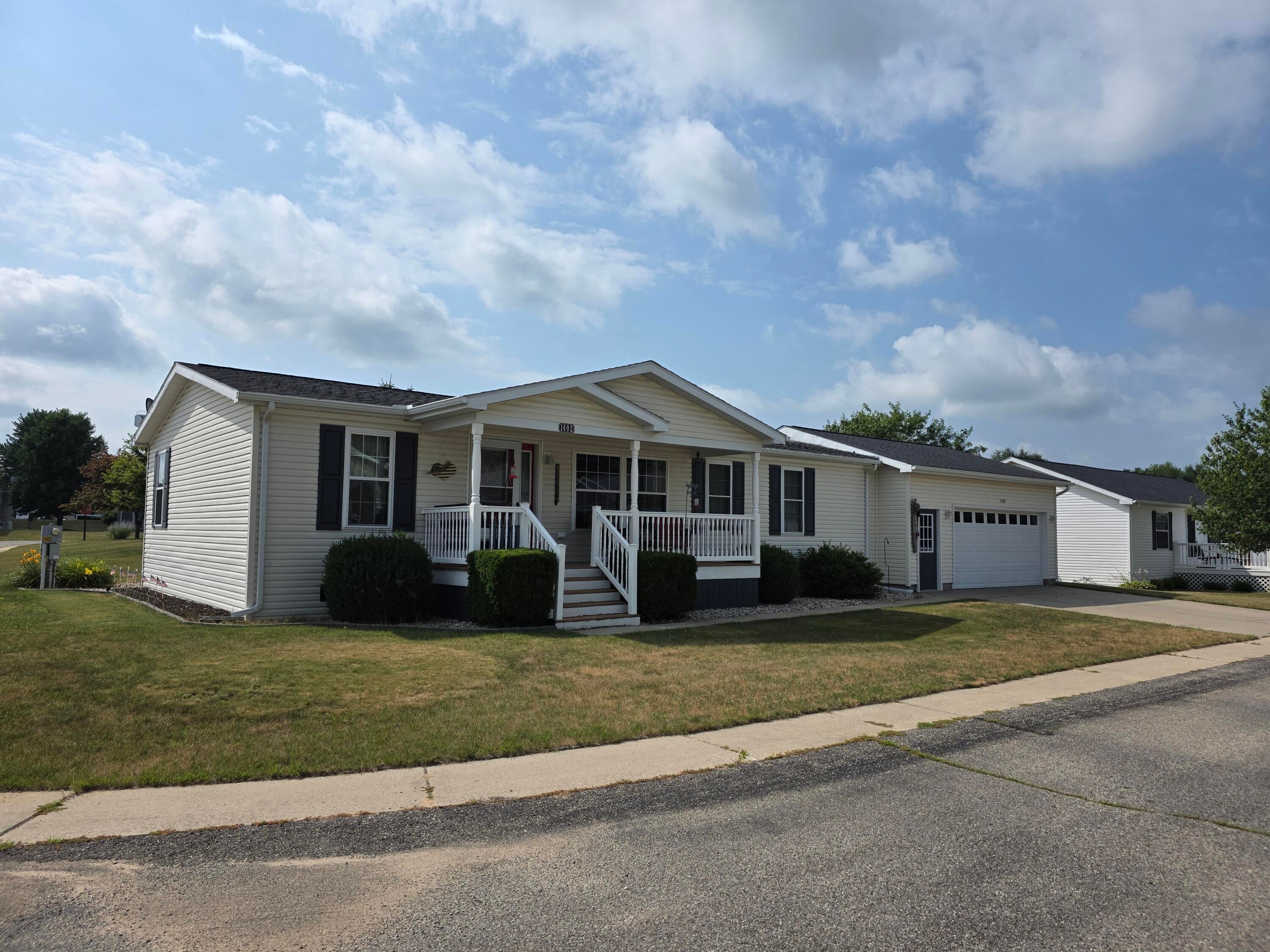 1402 Westwind Lane — photo