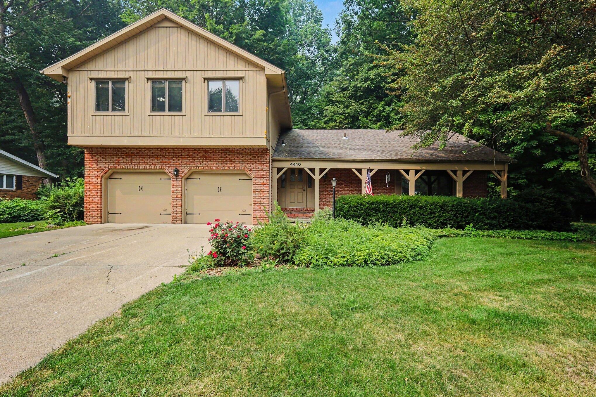 4410 Laurel Drive — photo