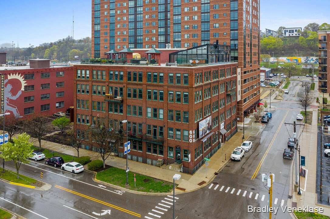 600 Monroe Avenue NW — photo