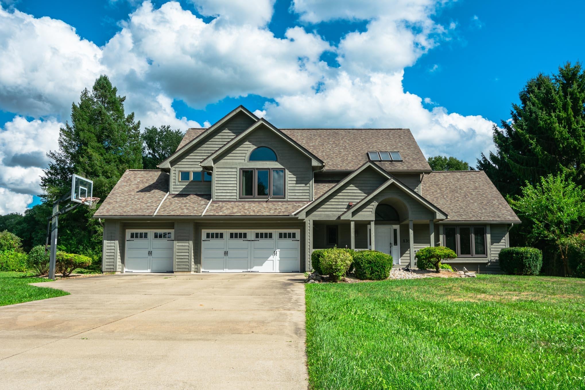135 Tiffany Lane — photo