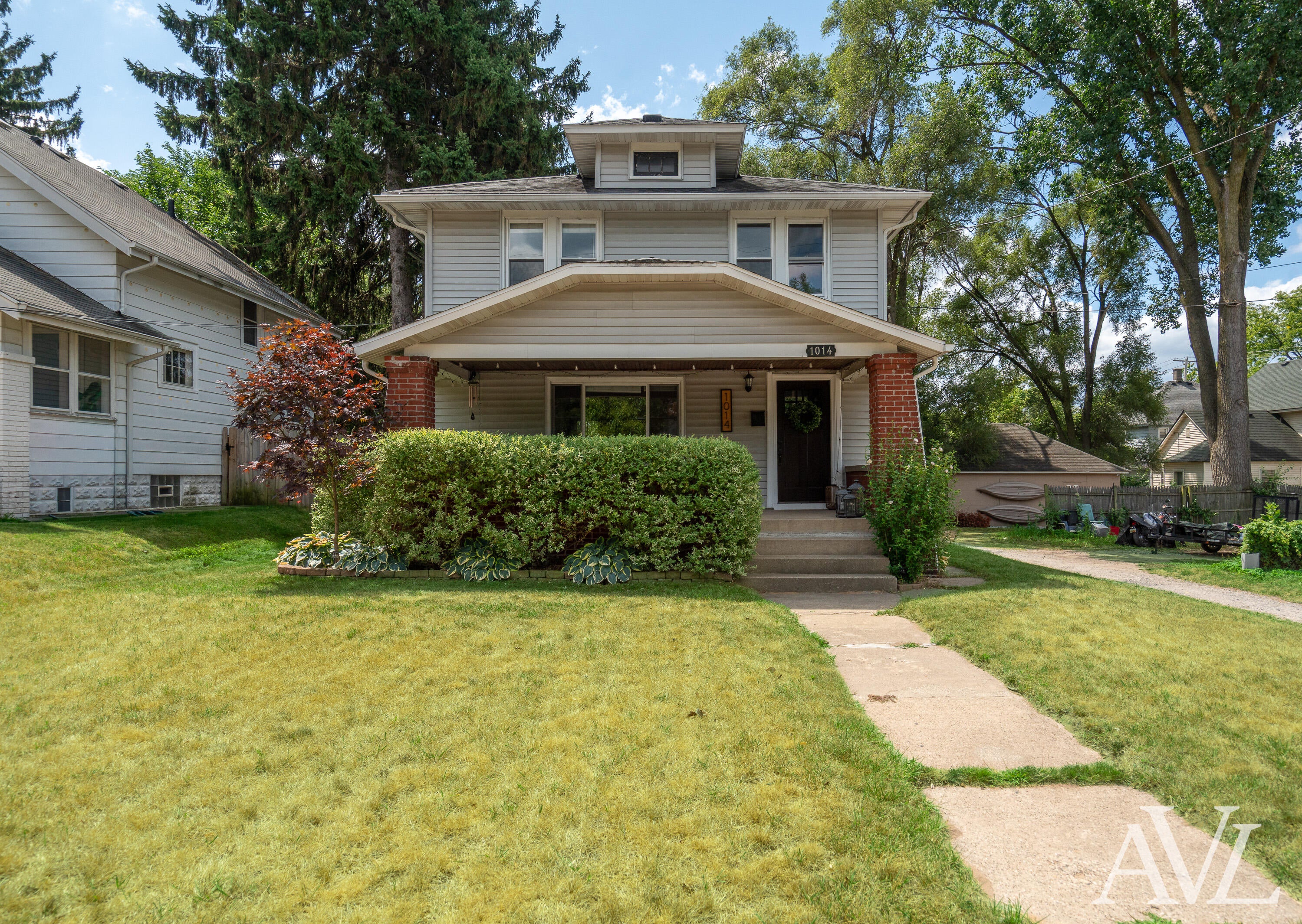 1014 Crescent Street NE — photo