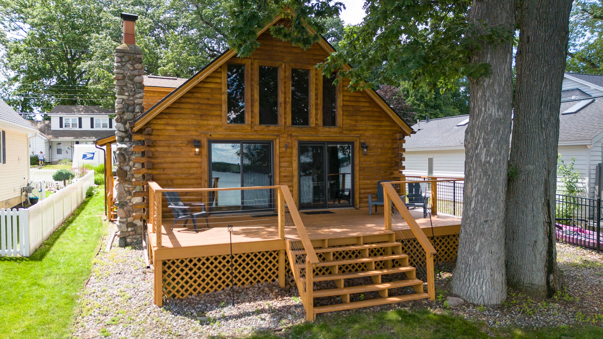 9715 Woodlawn Drive — photo