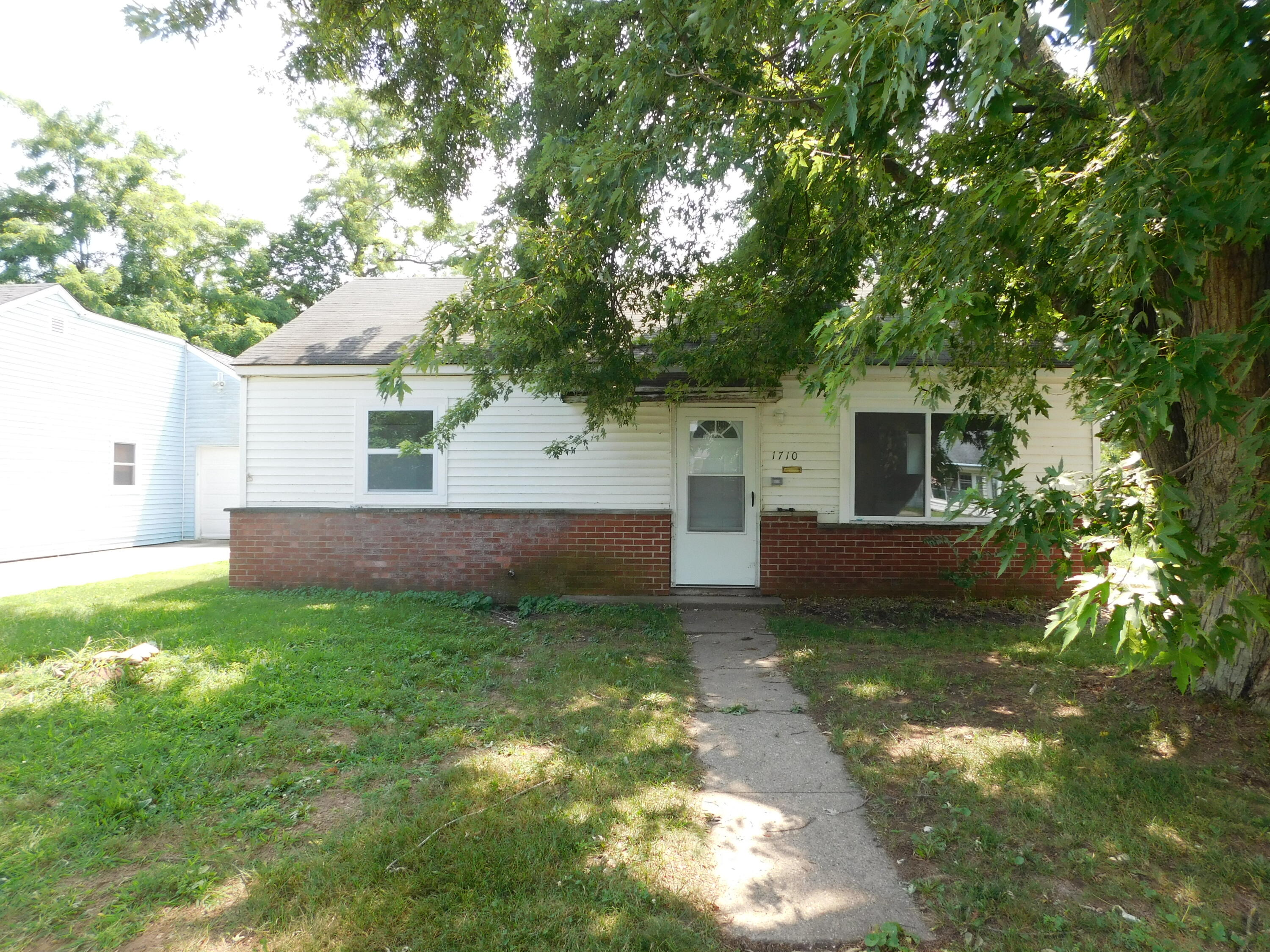 1710 Cass Street — photo