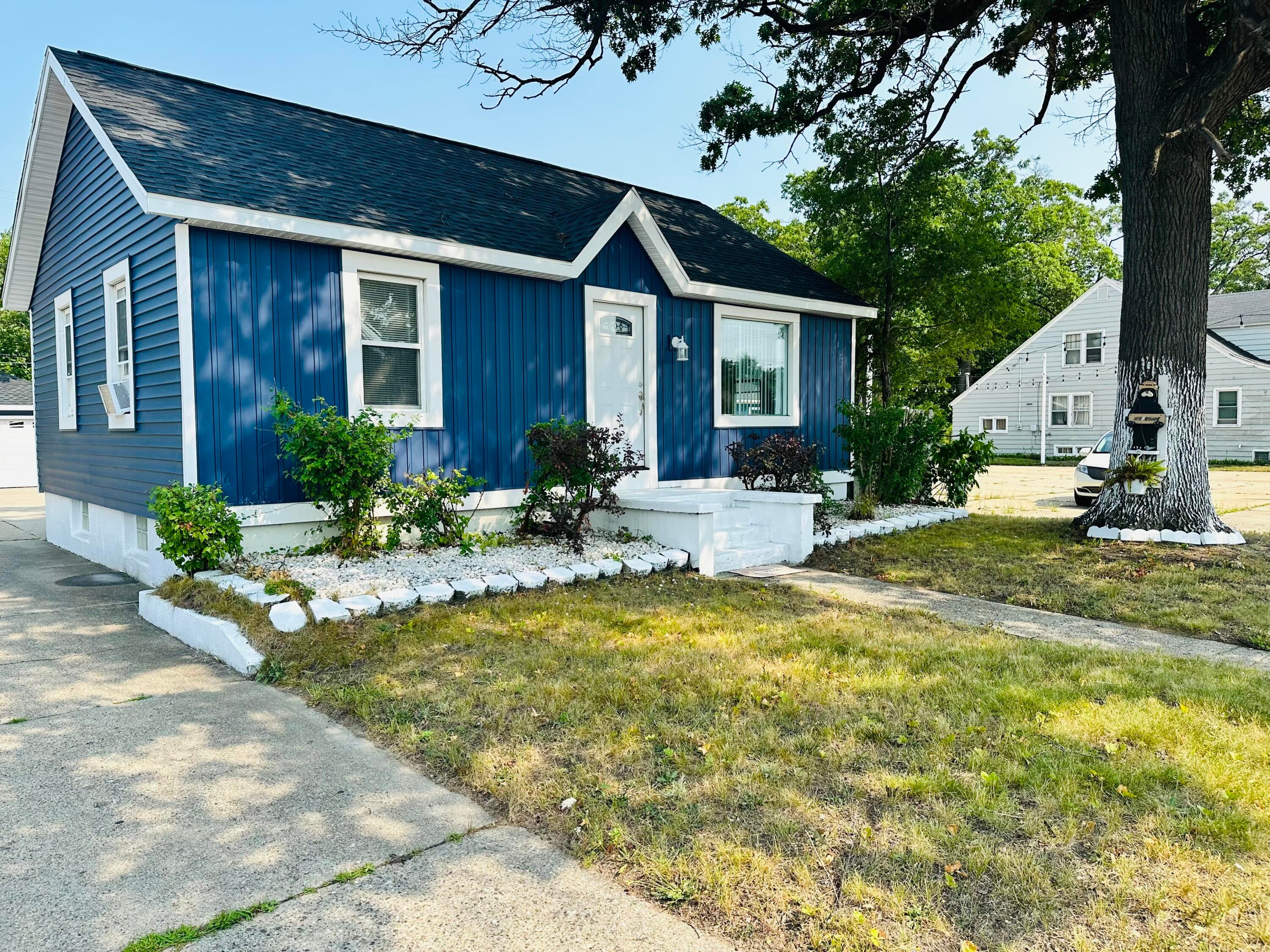 2174 S Getty Street — photo