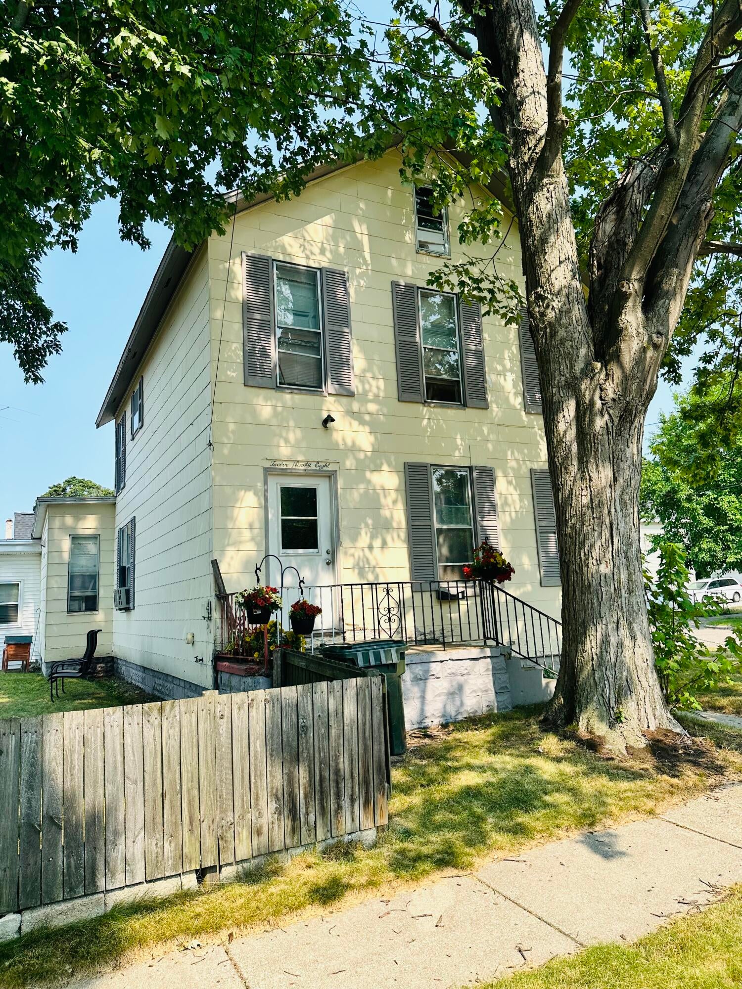 1298 Spring Street — photo
