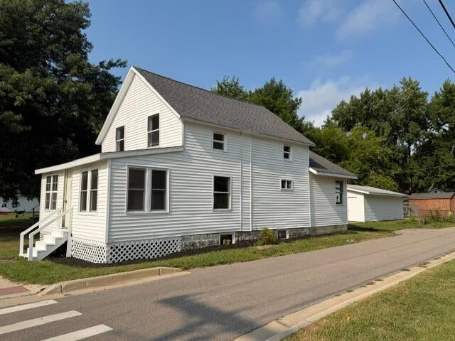 335 S Pleasant Street — photo