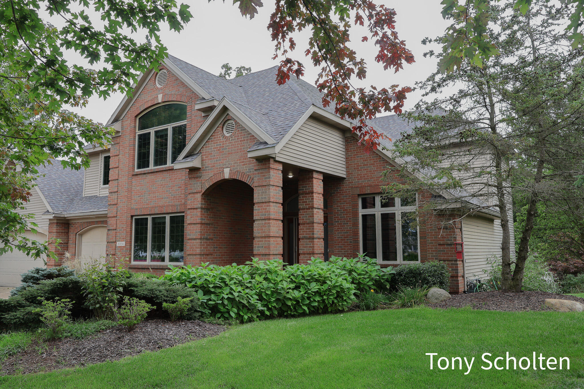 6054 Summerhill Drive — photo