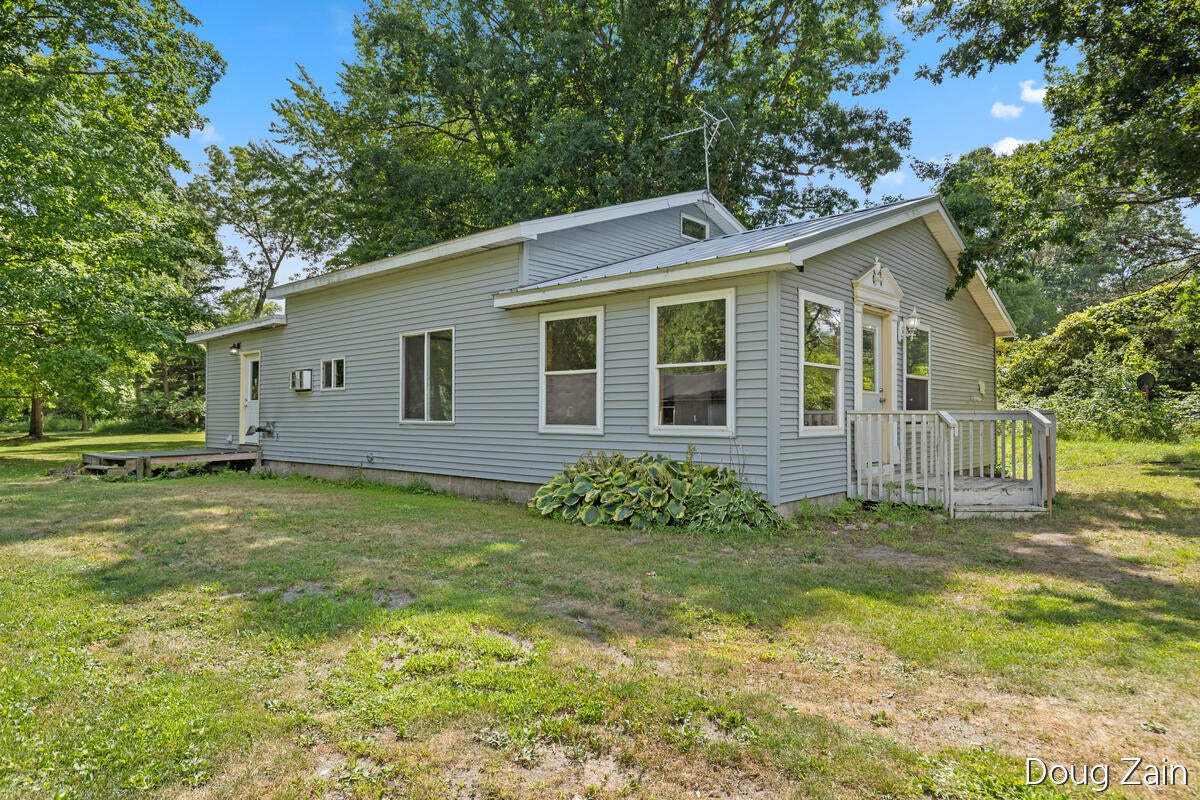 10680 15 Mile Road NE — photo