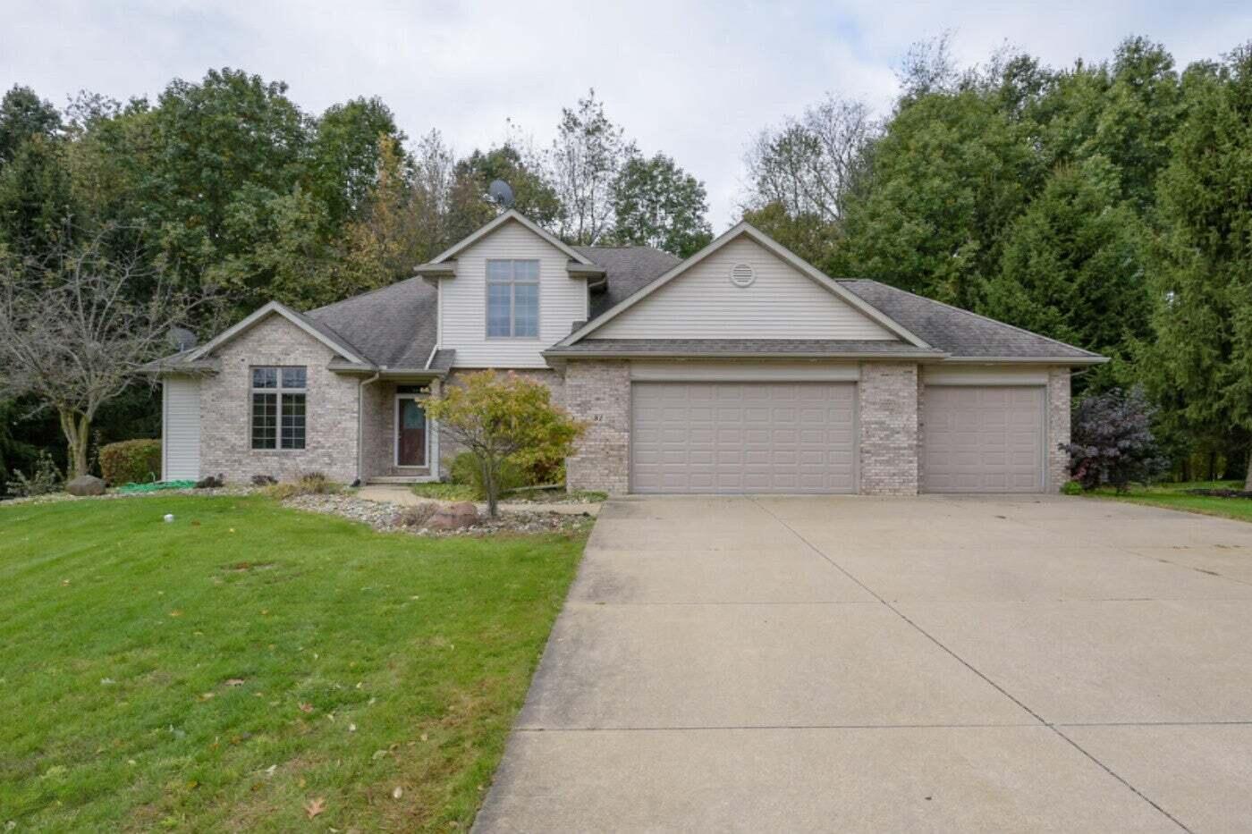 91 Country Hills — photo